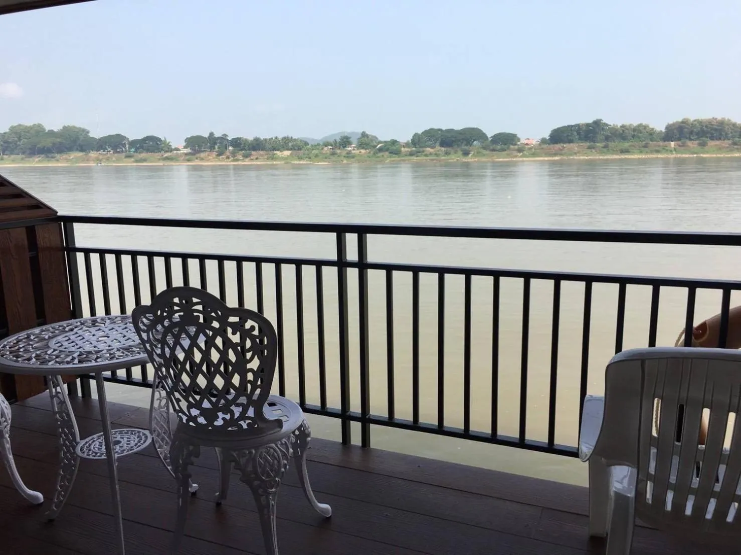 Riverside Chiangkhan