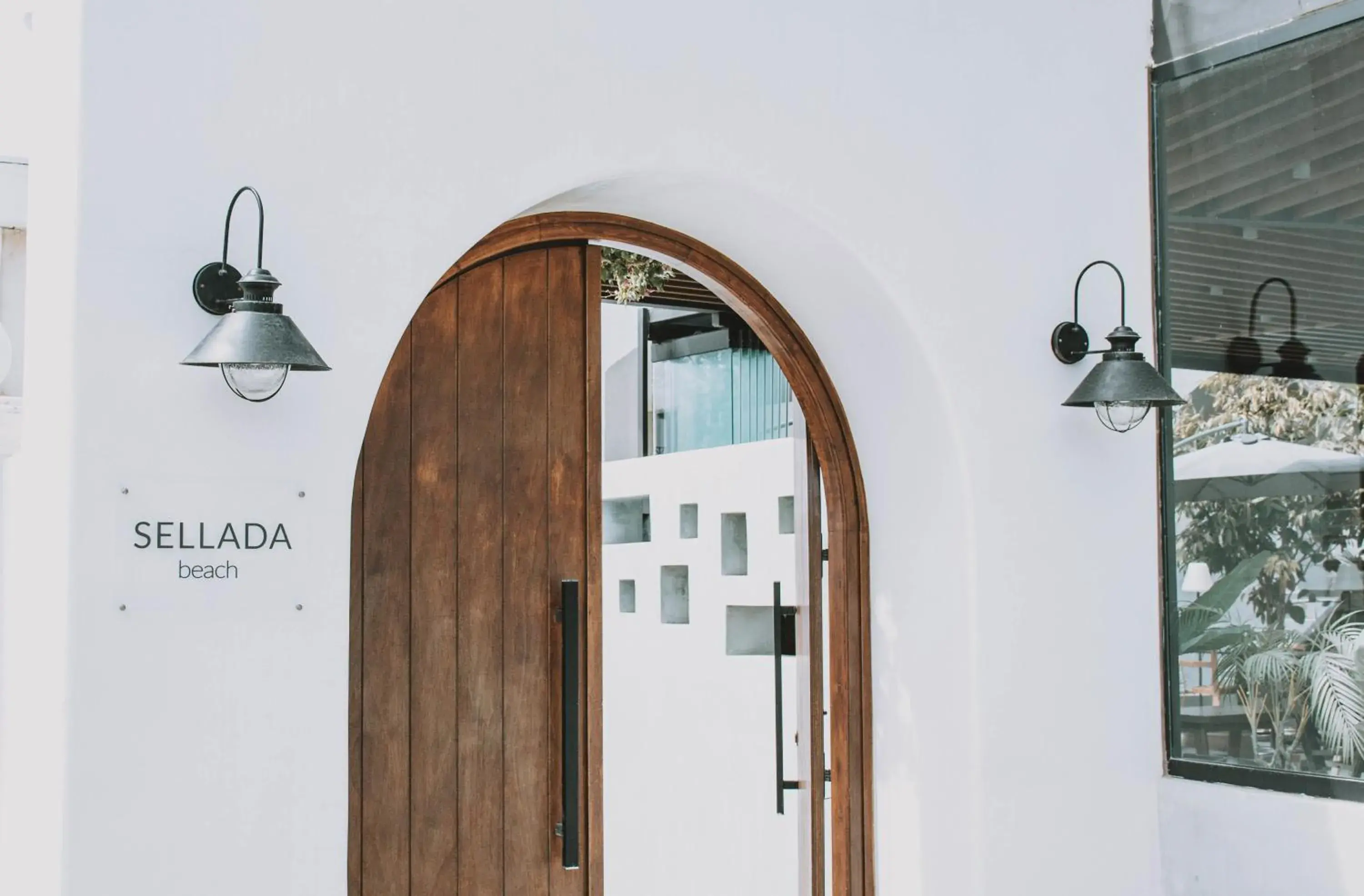 Property building in Sellada Beach Property building in Sellada Beach