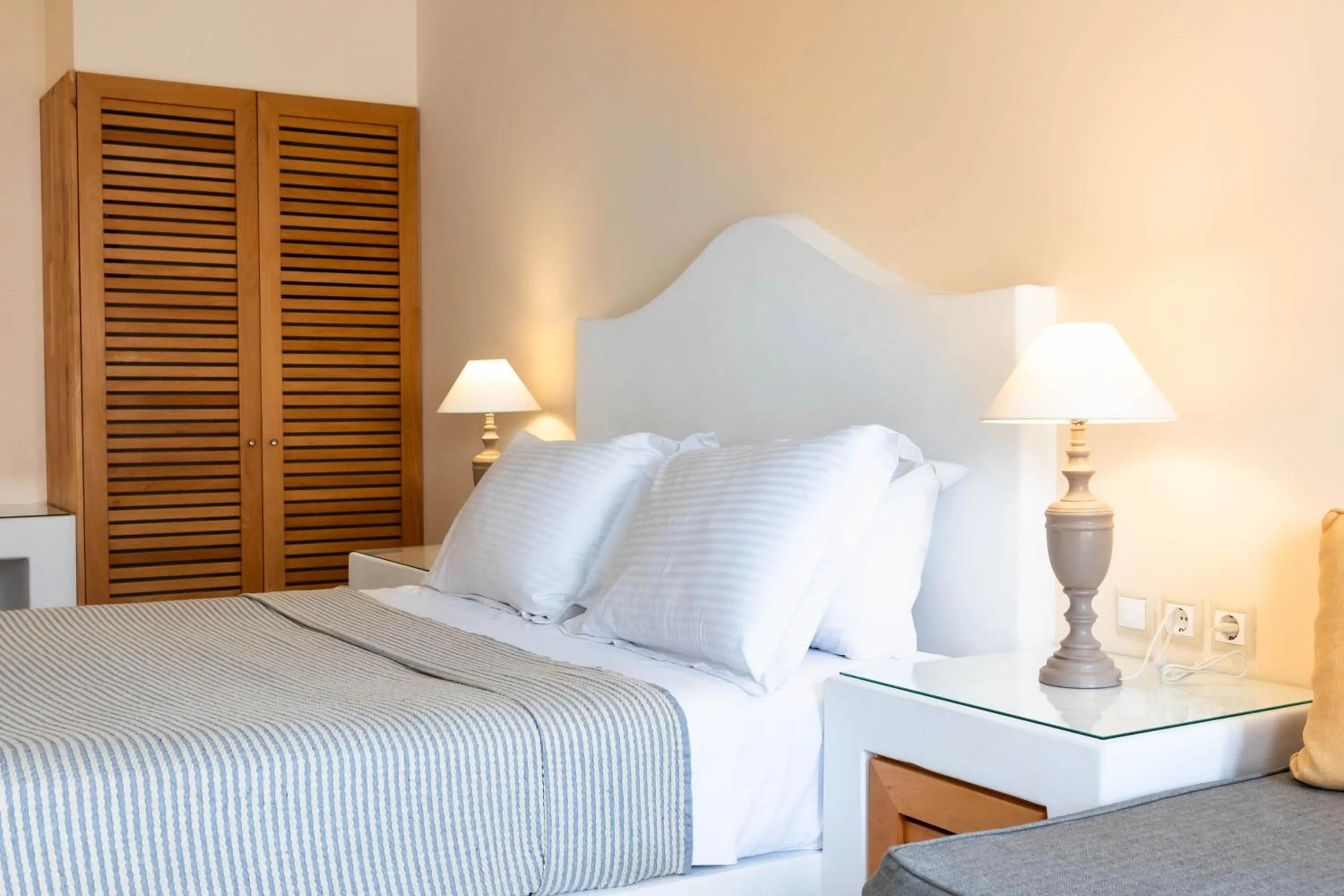 Bed in Sellada Beach