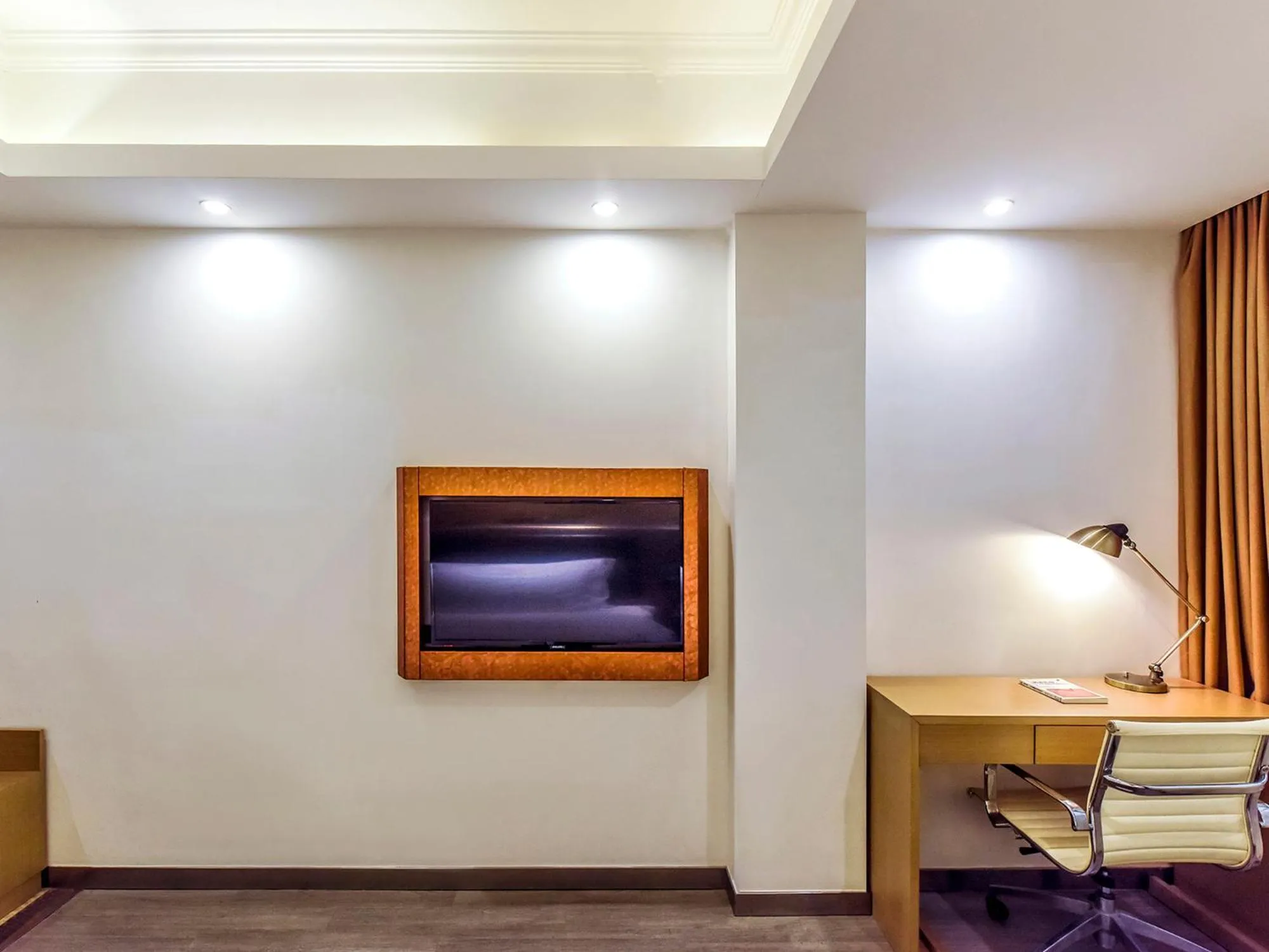 TV and multimedia in Guangzhou Huihe Hotel