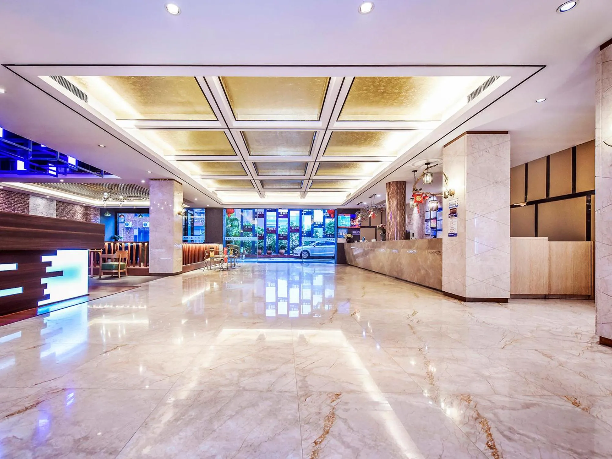 Lobby or reception in Guangzhou Huihe Hotel