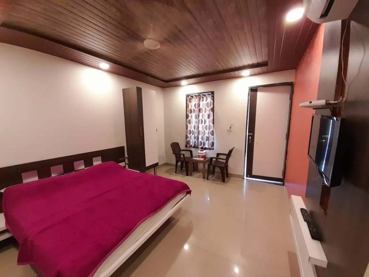 Bed in Mooljis Palace