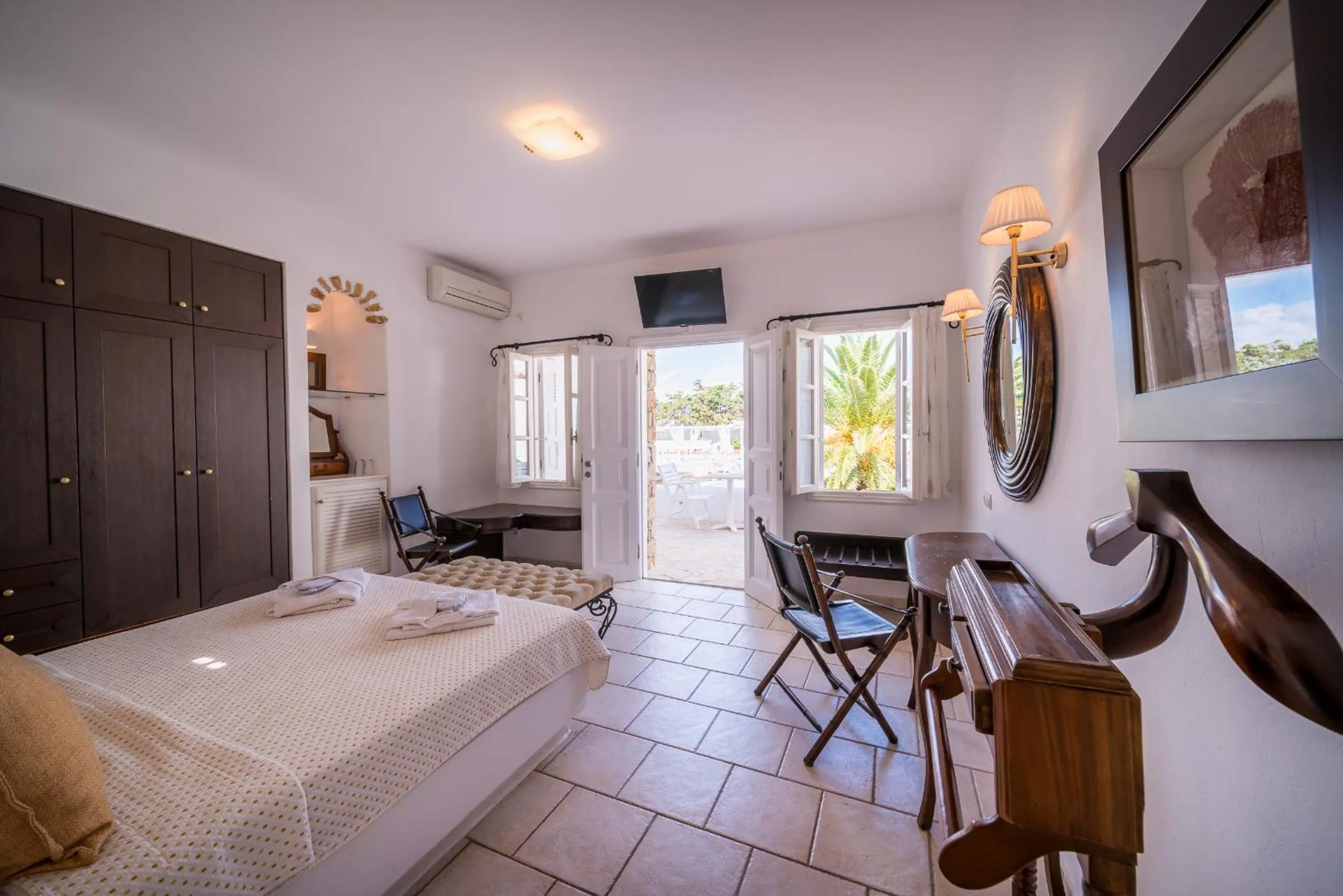 Bed in Chora Resort Hotel & Spa