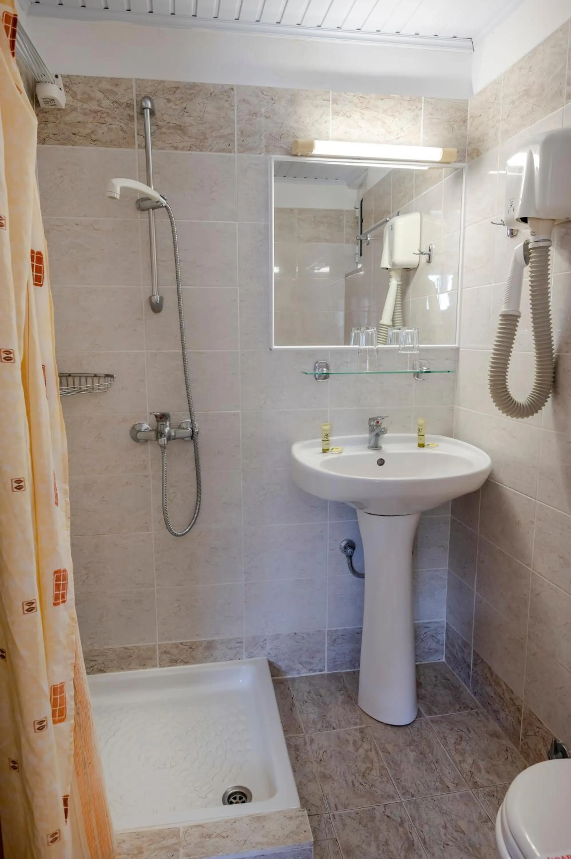 Toilet in Hotel Koala