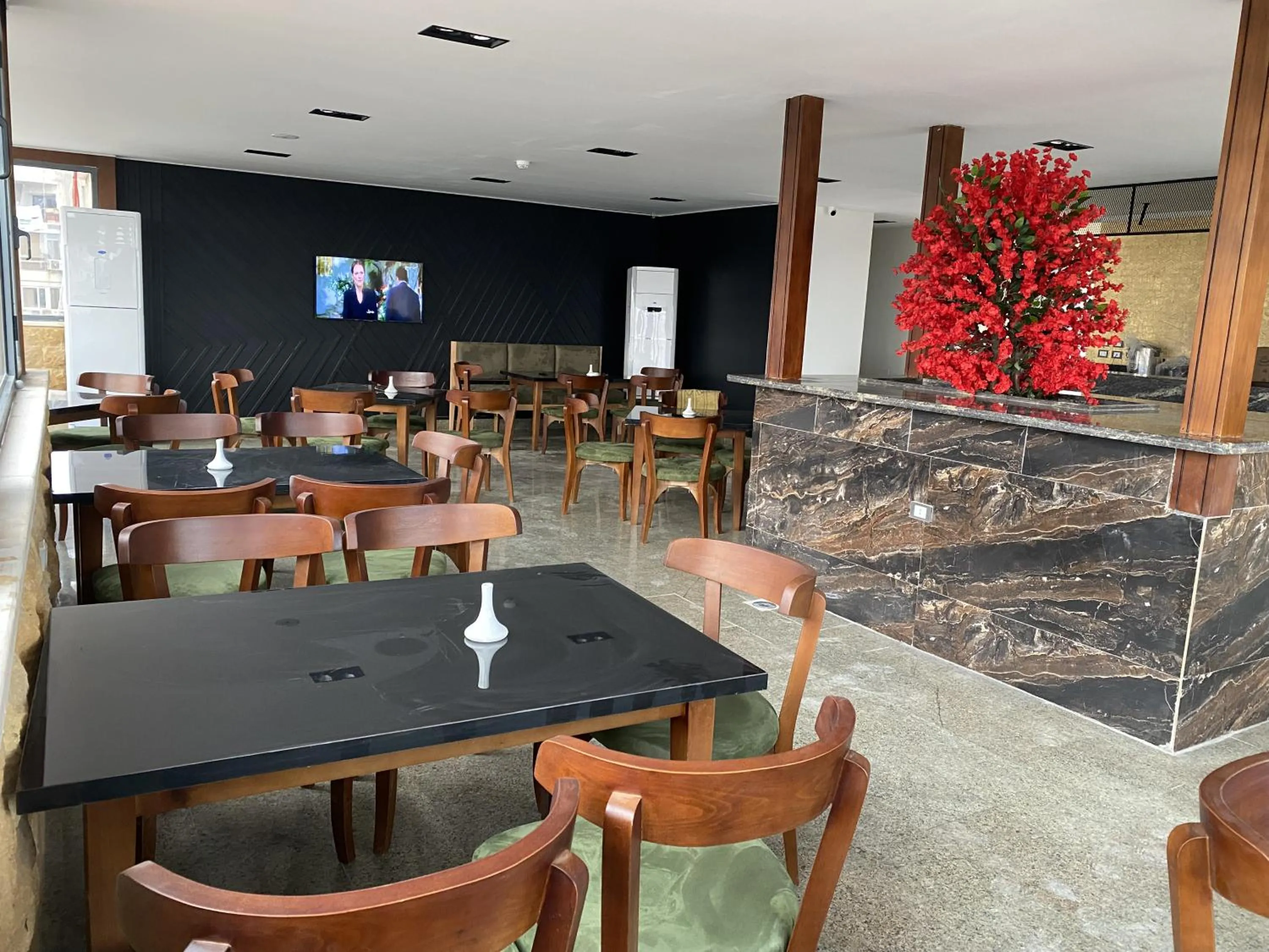 Restaurant/places to eat in The View Delta Hotel