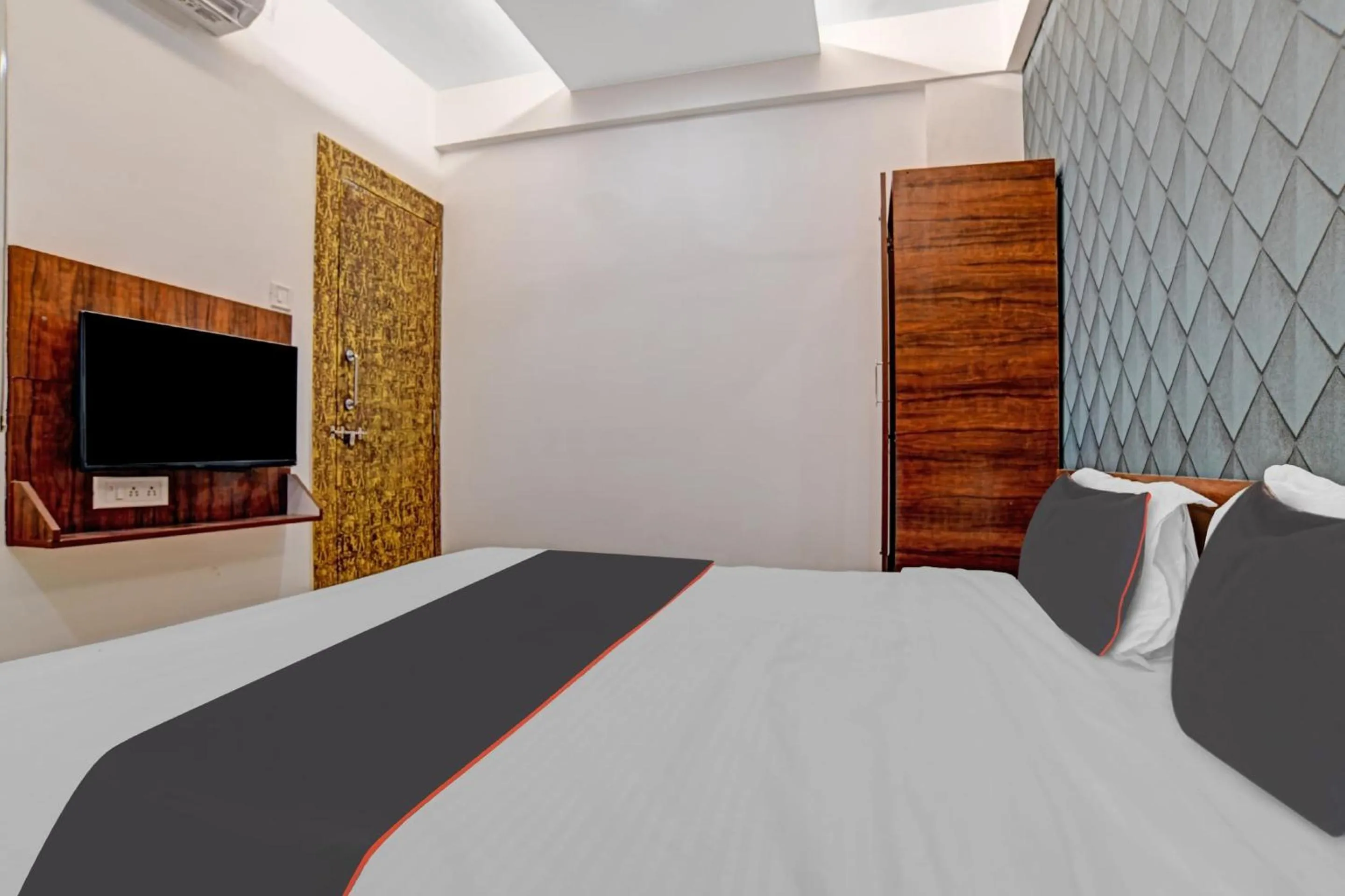 Bedroom in Hotel O A2 Hotel Classic