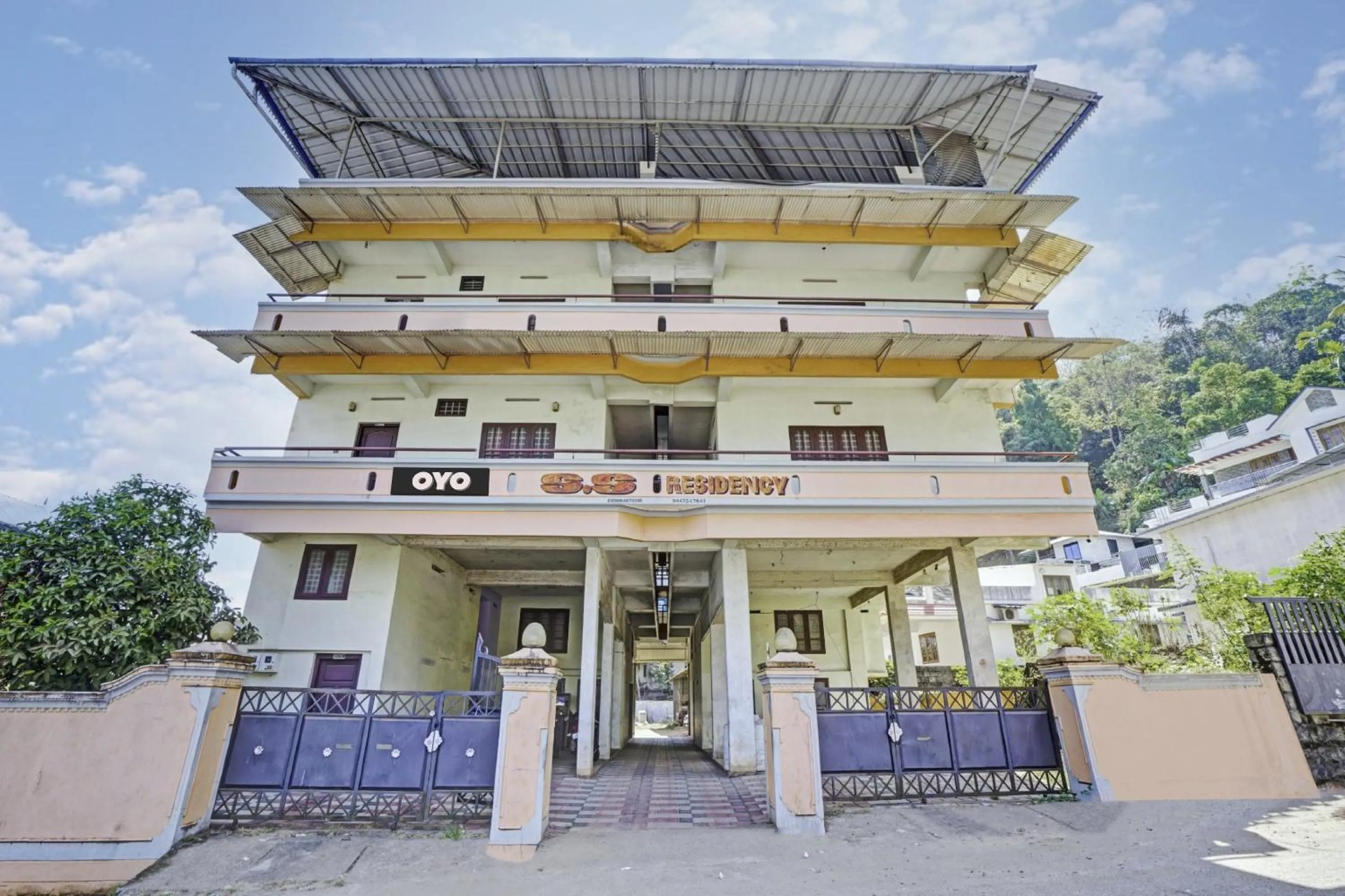 Facade/entrance in Hotel O SS Residency