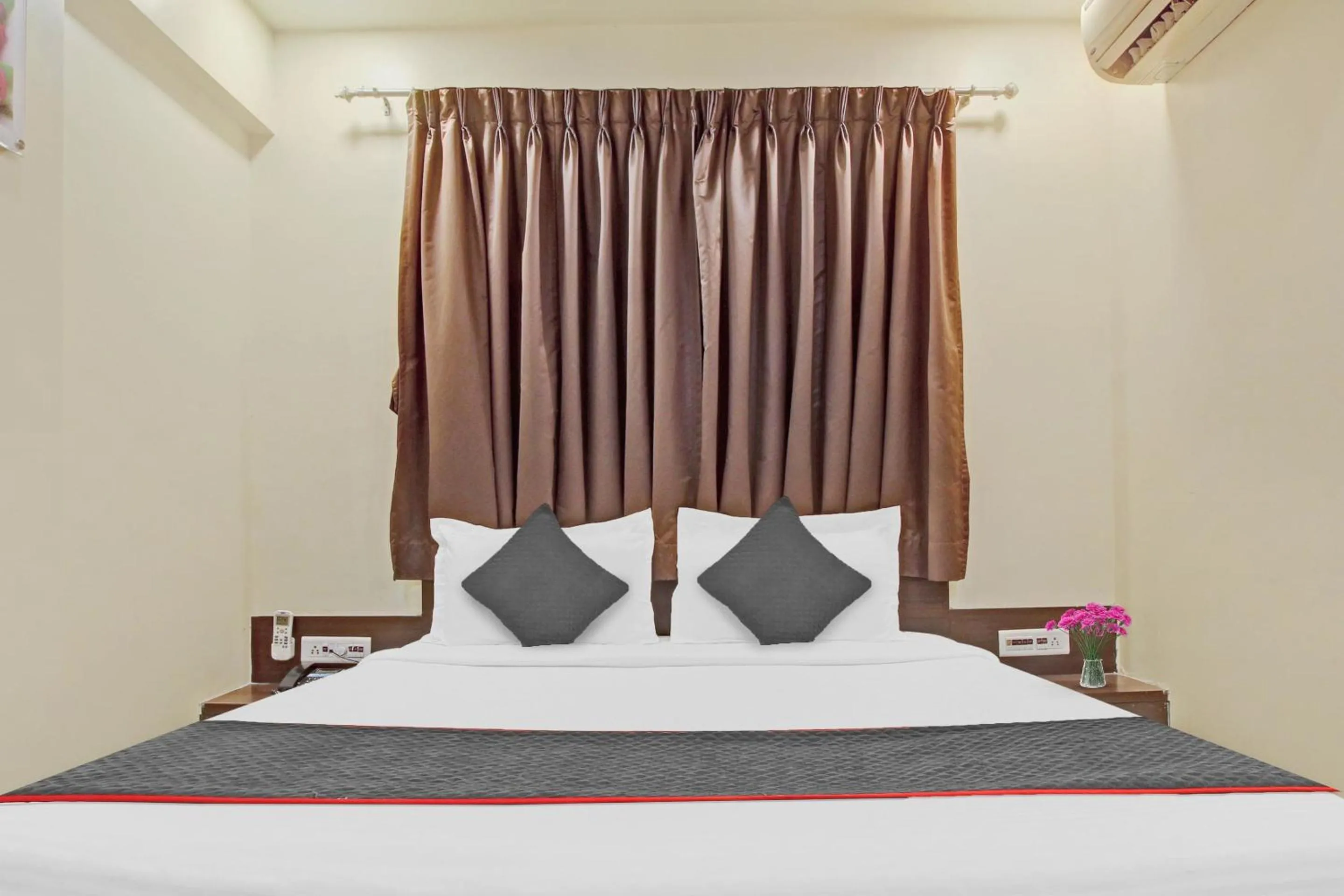 Bedroom in Hotel O Ranjanas Hospitality
