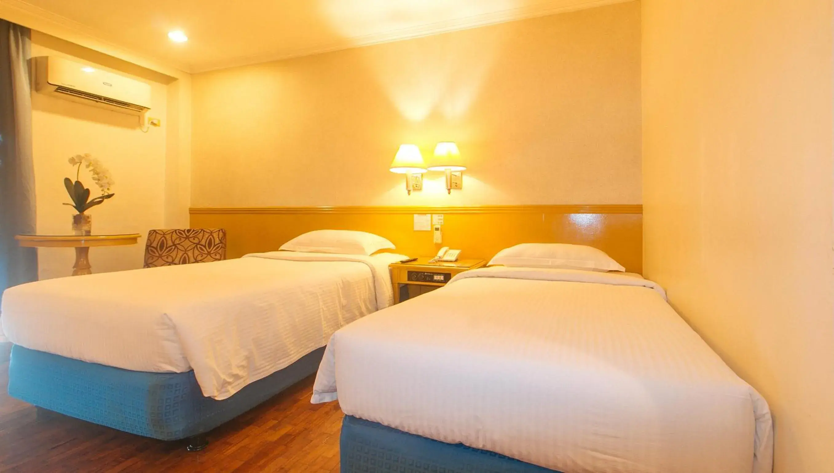 Bed in Aloha Hotel Roxas Boulevard Manila Bed in Aloha Hotel Roxas Boulevard Manila