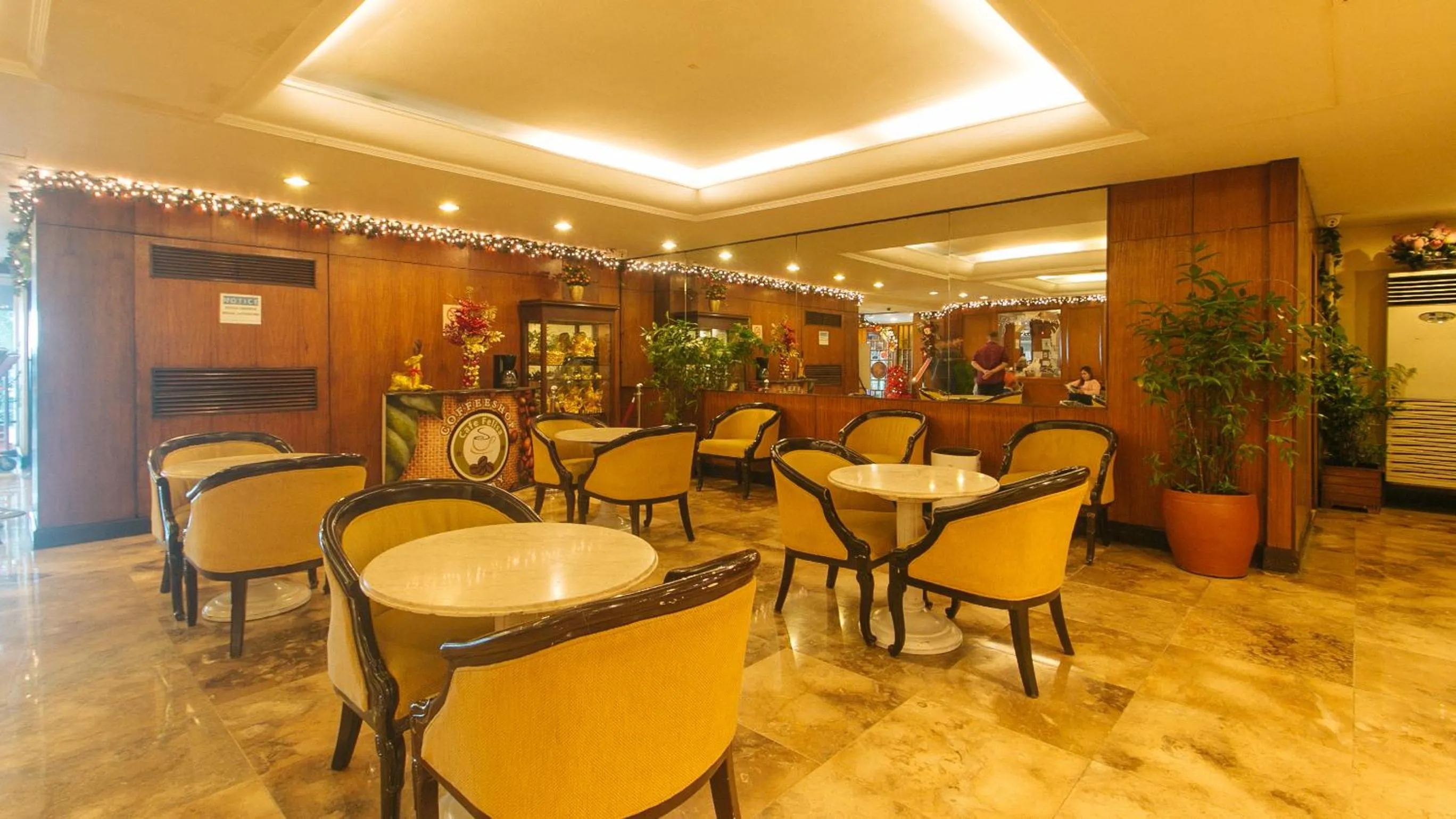 Lobby or reception in Aloha Hotel Roxas Boulevard Manila
