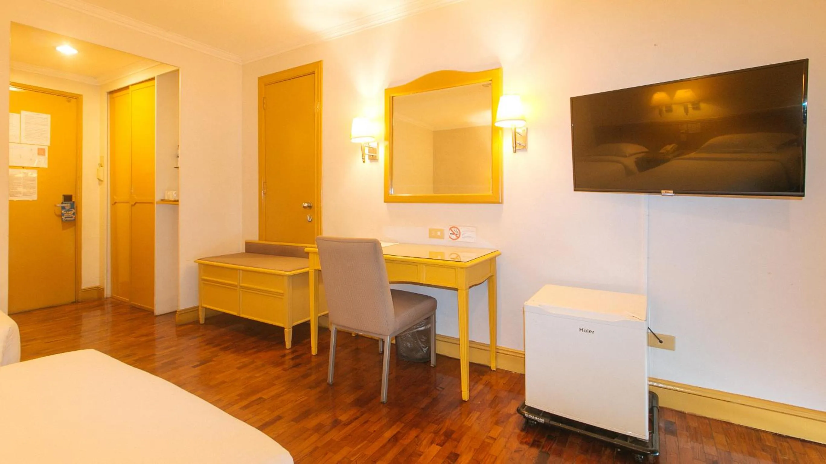 View (from property/room), Bed in Aloha Hotel Roxas Boulevard Manila