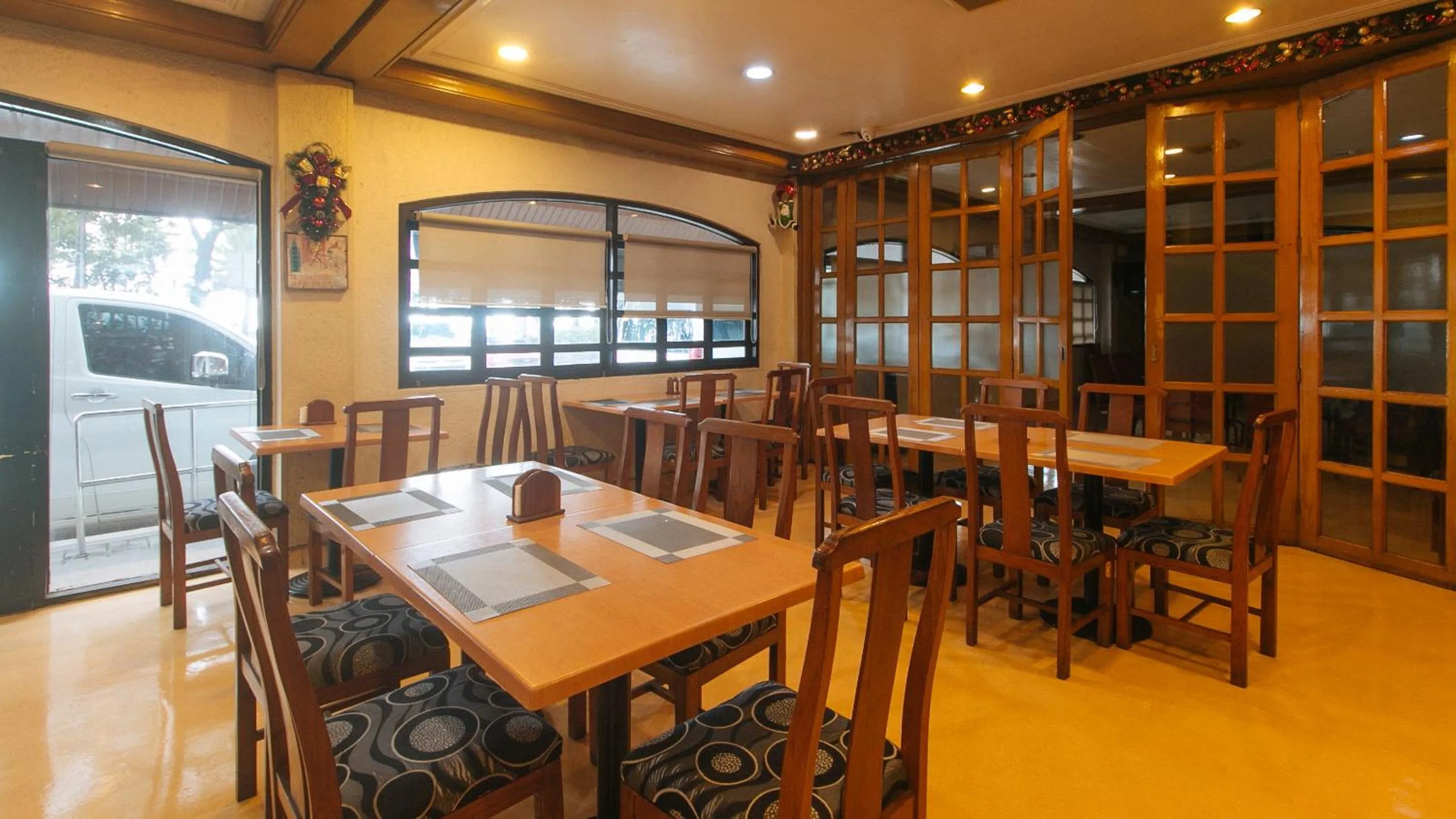 Coffee/tea facilities in Aloha Hotel Roxas Boulevard Manila