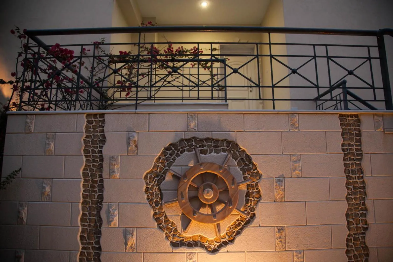 SUN RESIDENCE Exclusive Seaside Suites