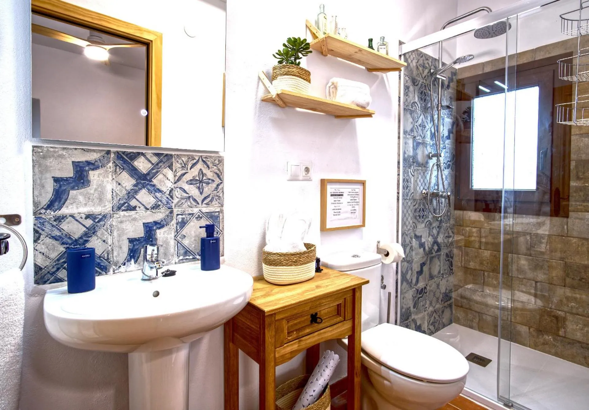 Bathroom in La Vieja Botica