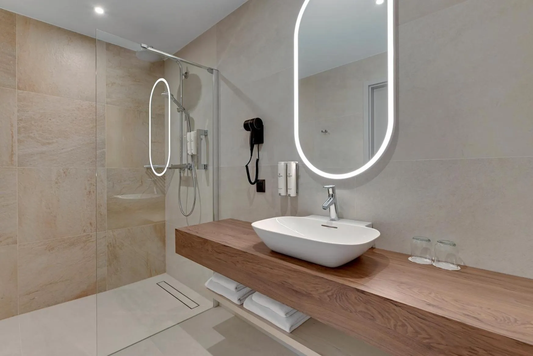 Shower in GRANO HOTEL Solmarina