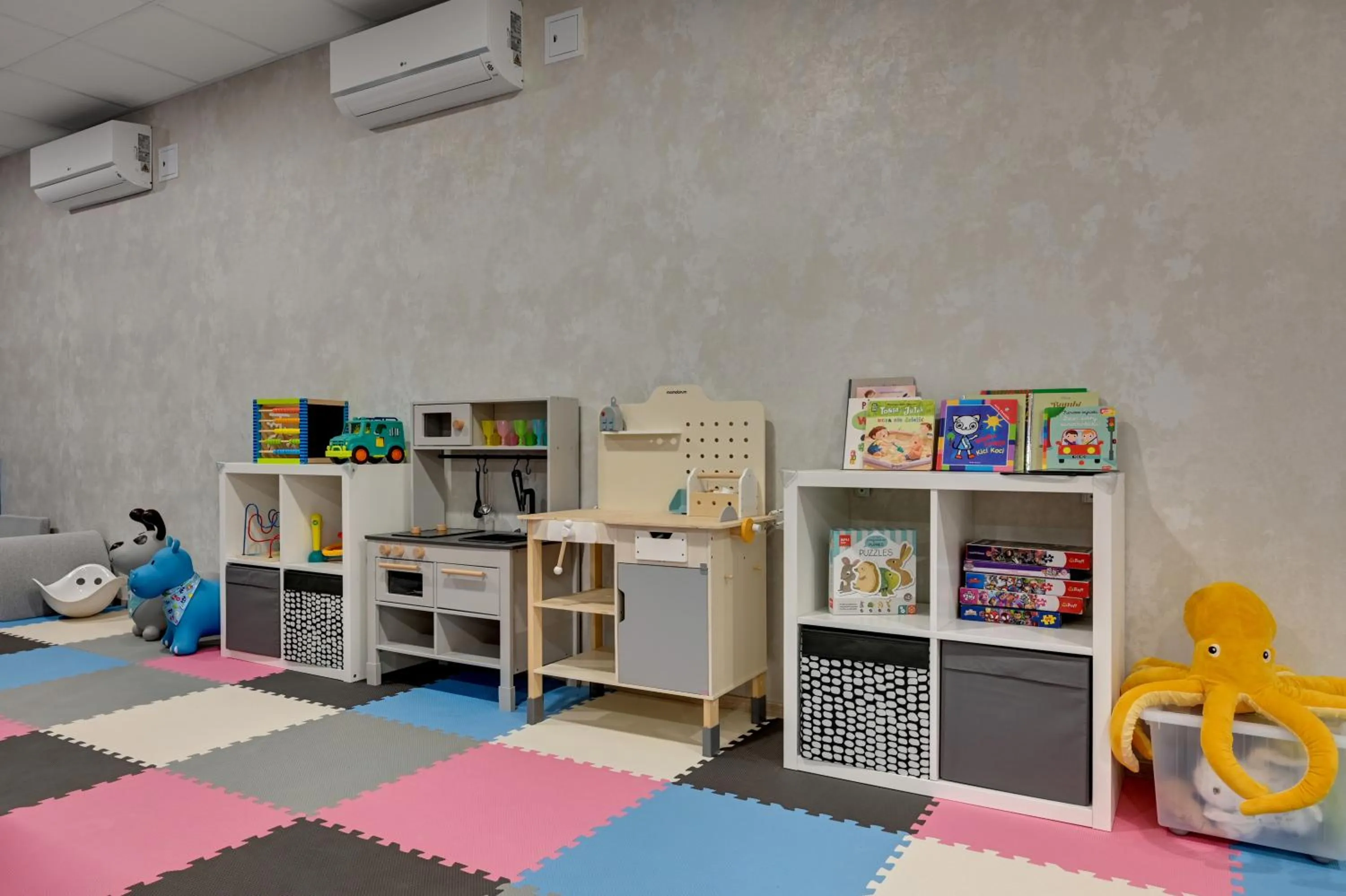 children in GRANO HOTEL Solmarina