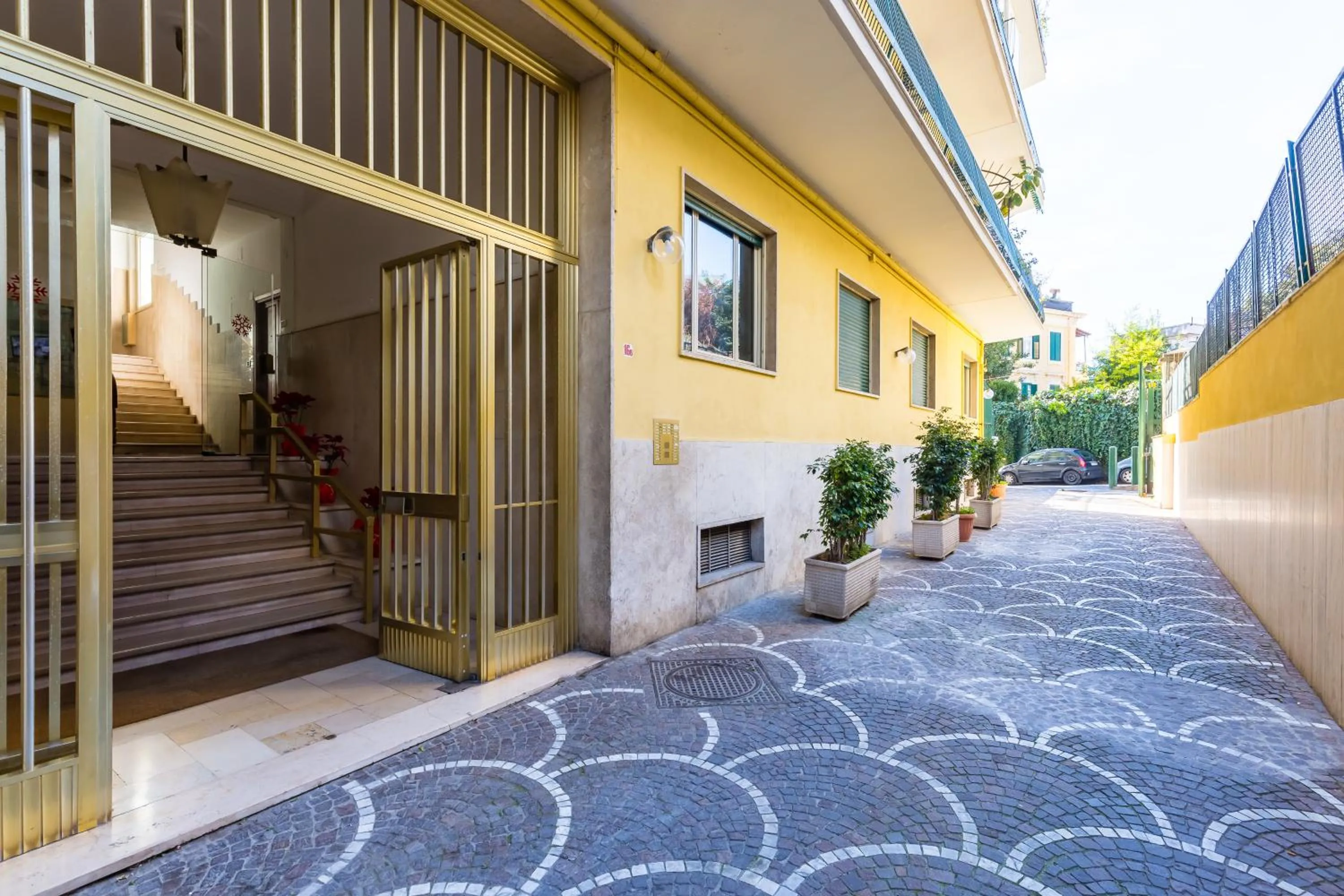 Other in Chiaia Mon Amour Elegant Flat by Napoliapartments