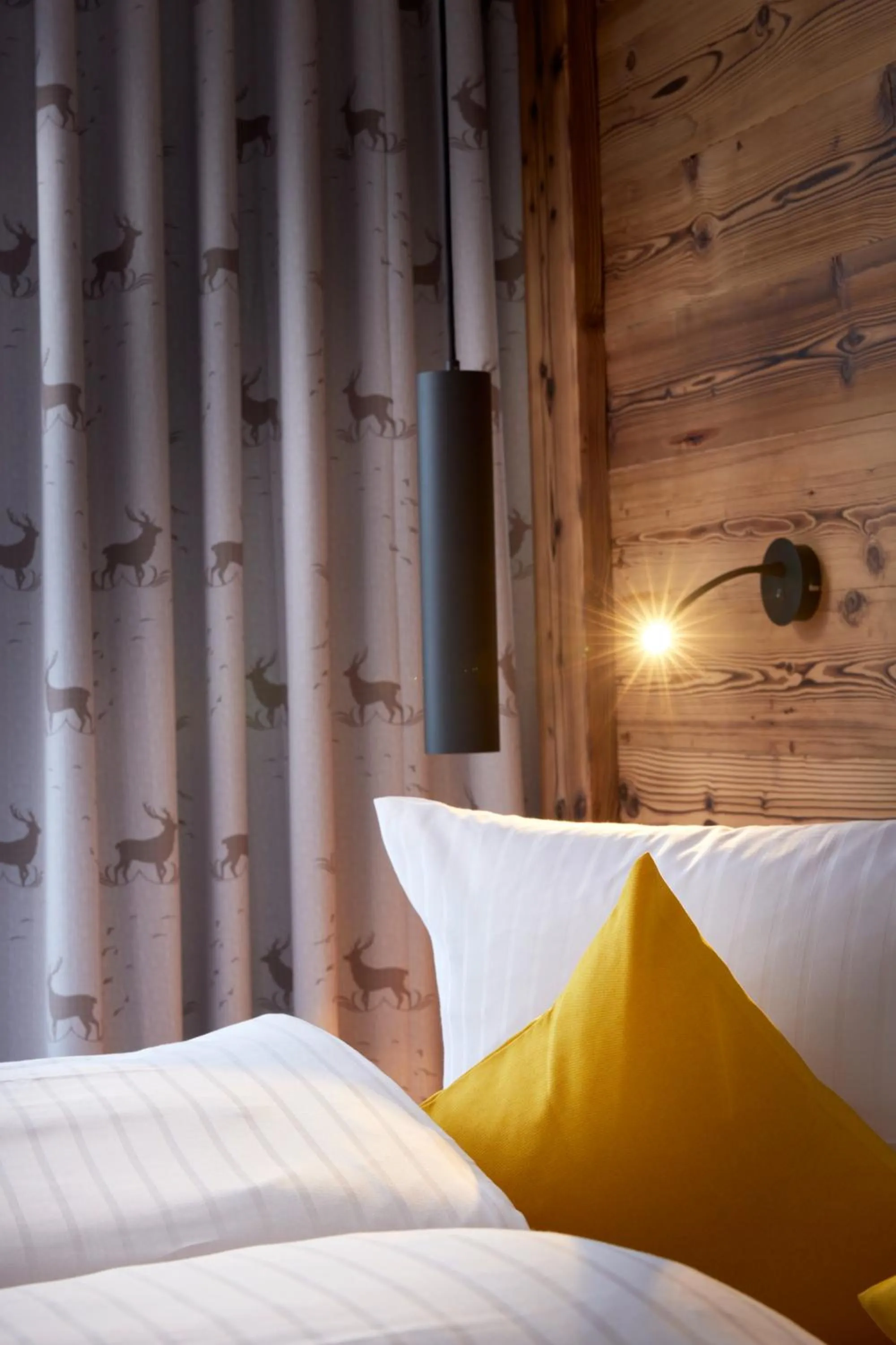 Bedroom, Bed in Maximilian Appartements