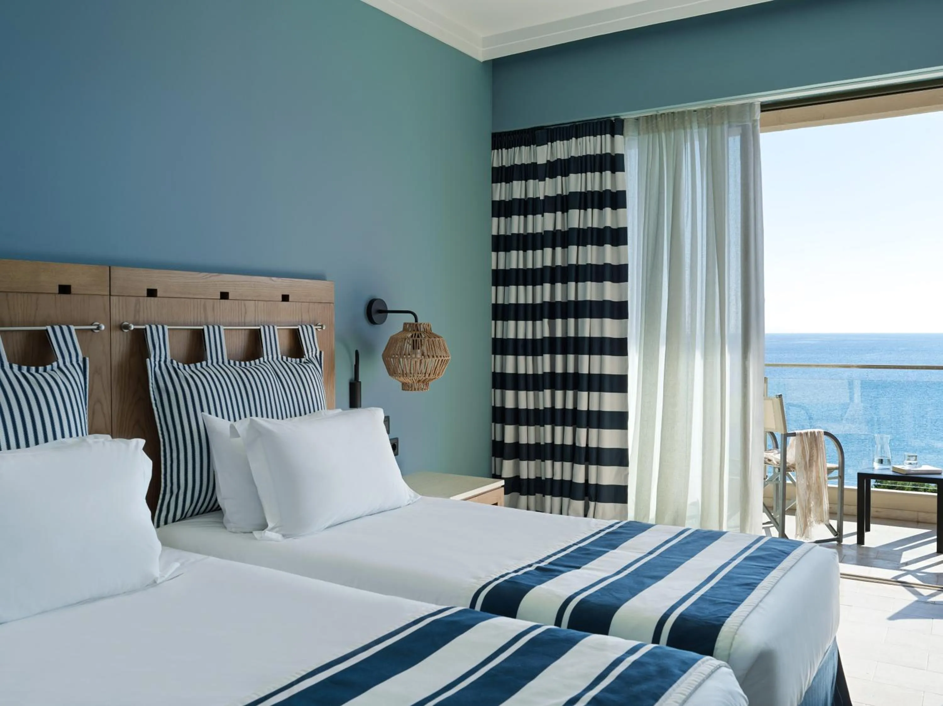 Bedroom, Bed in Kalamaki Beach Resort