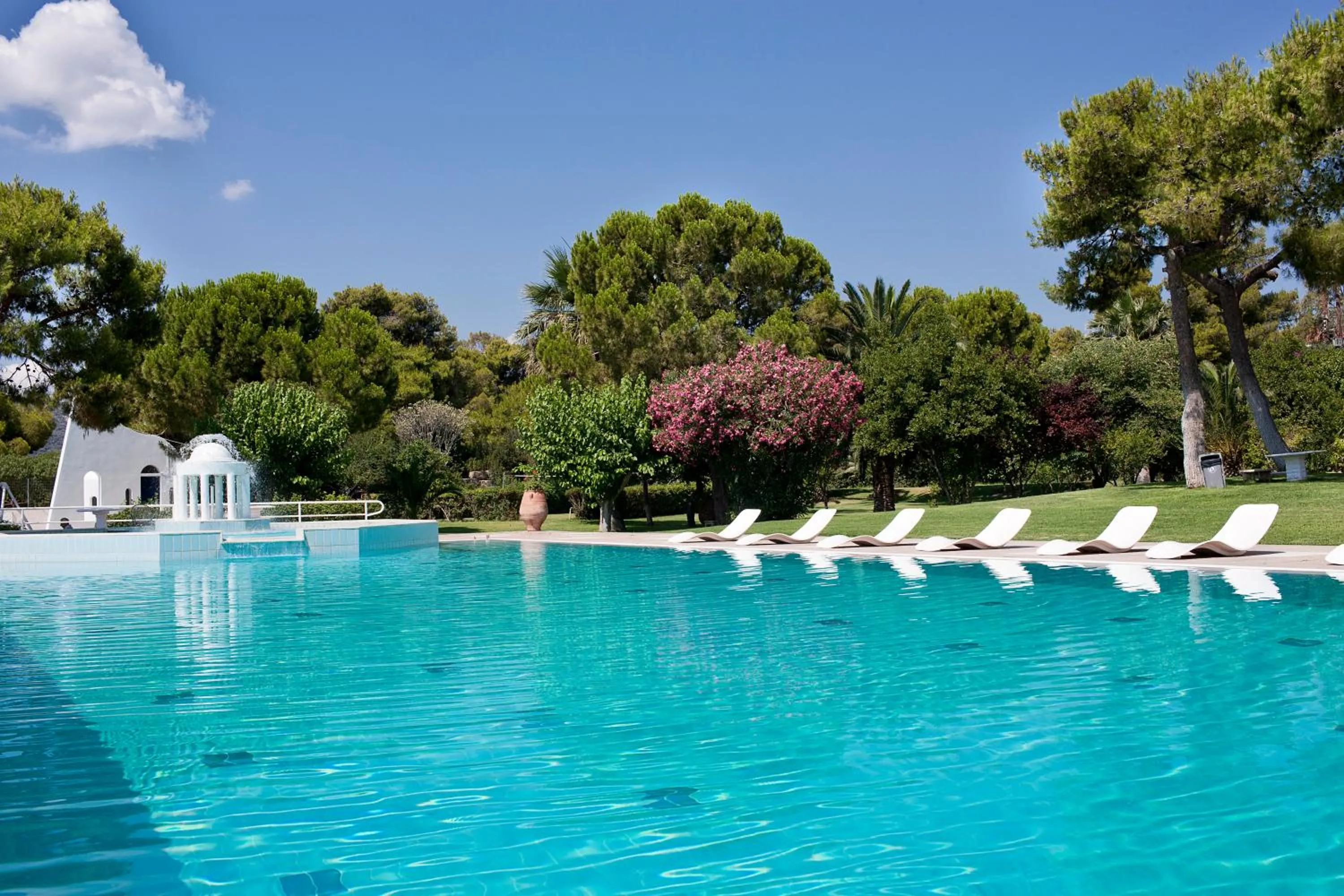 Swimming pool in Kalamaki Beach Resort