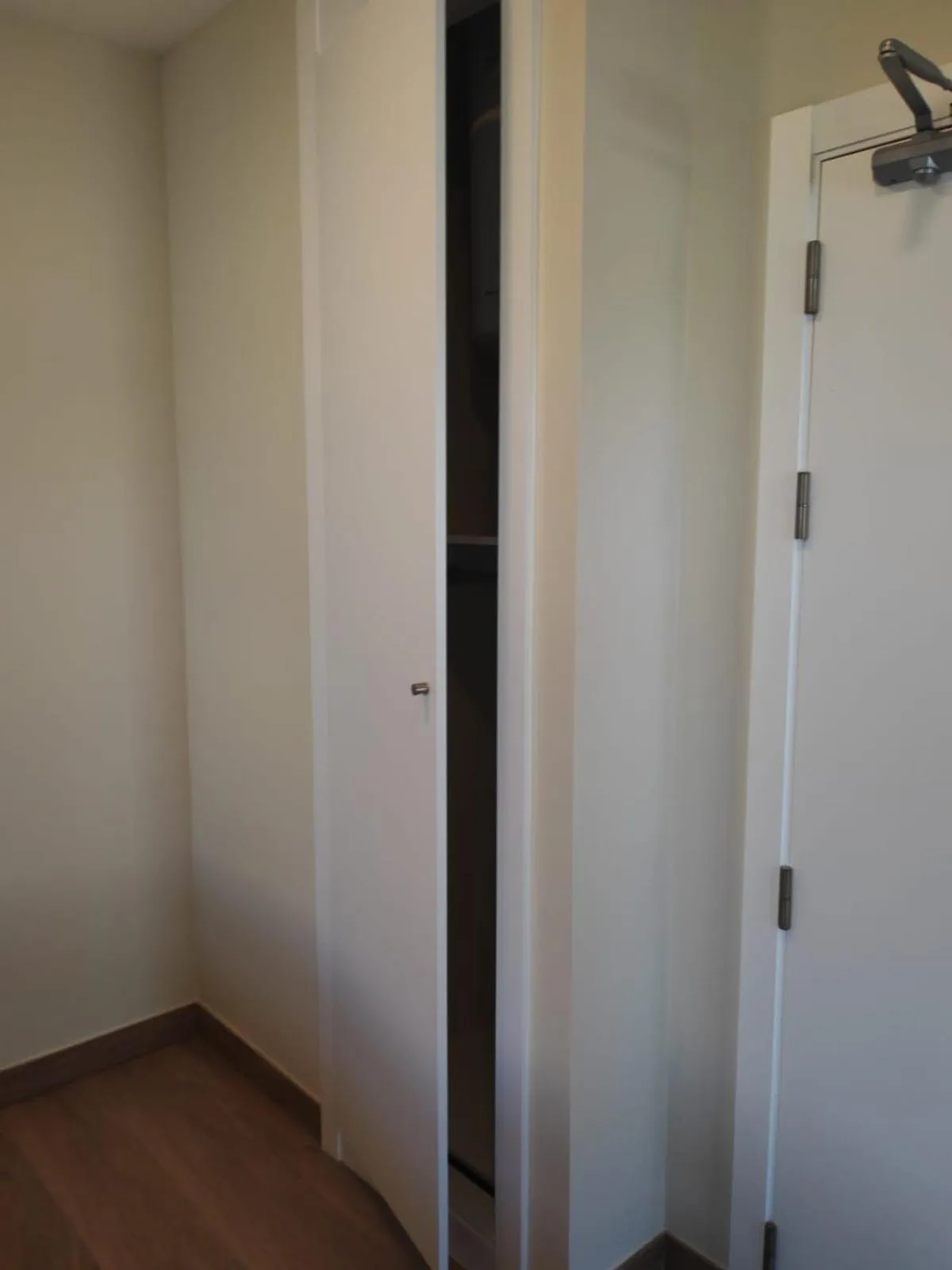 wardrobe in Apartahotel Golden Alcalá