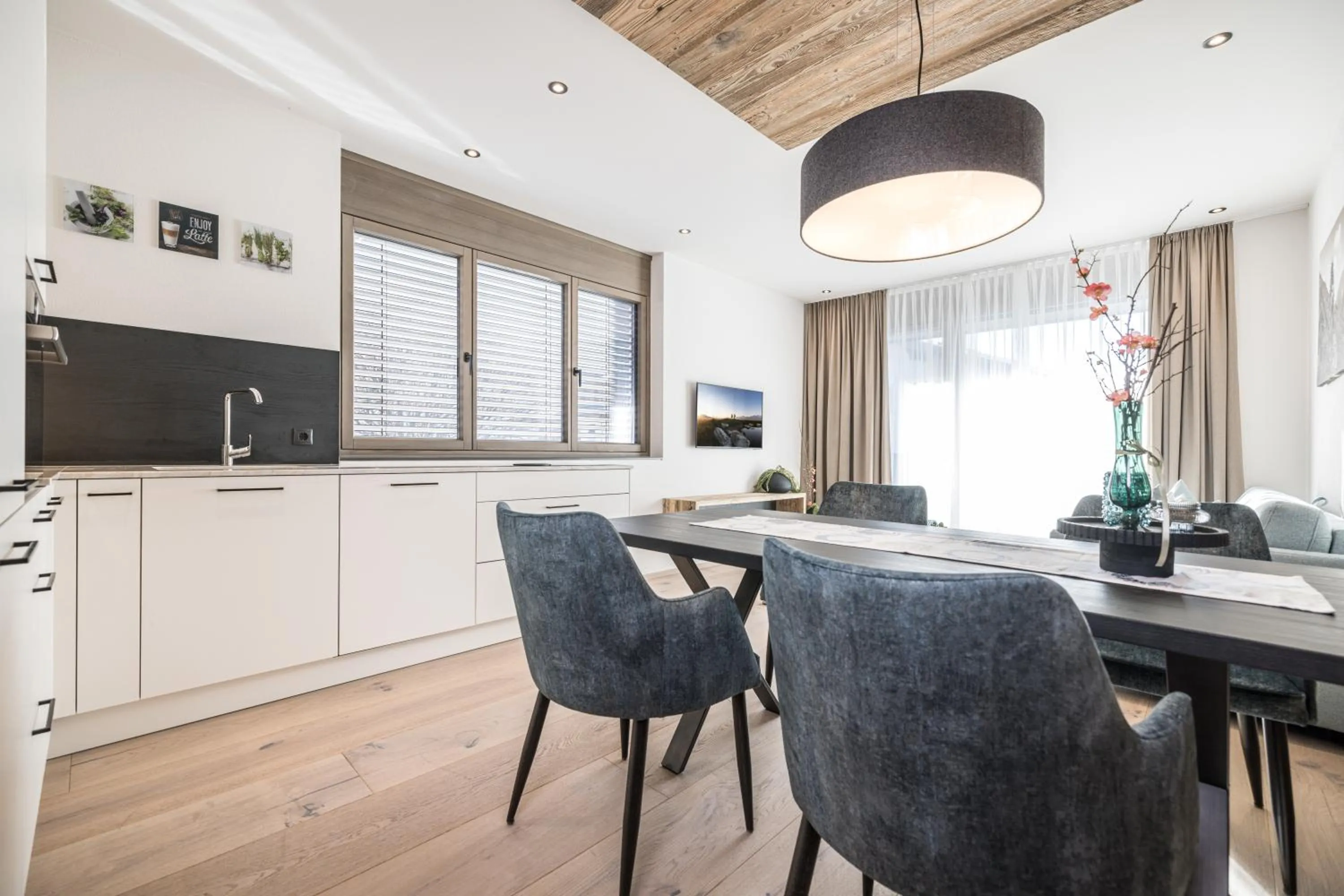 Kitchen or kitchenette in Die Zillertalerin