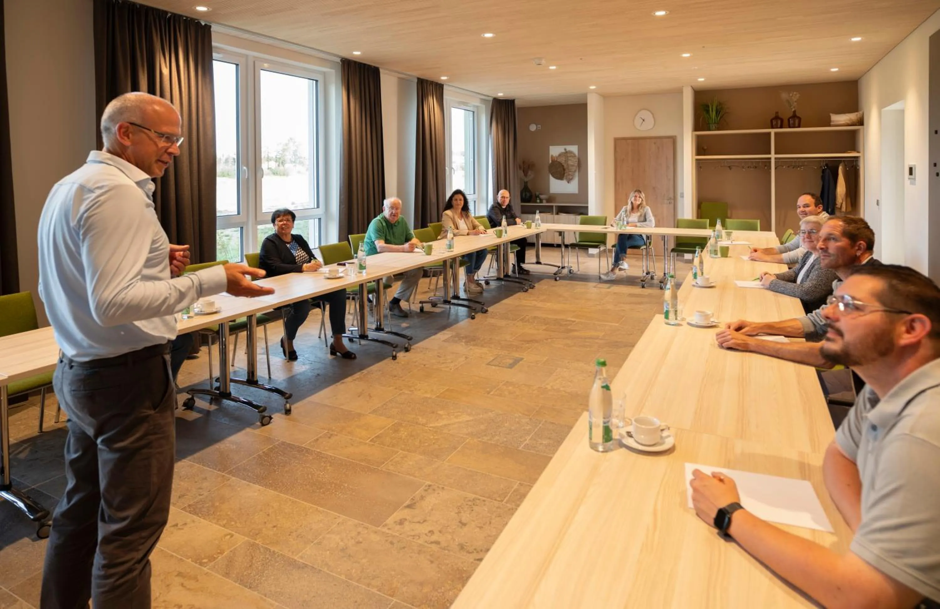 People in Mainfranken Motel - Anreise rund um die Uhr - Neueröffnung 2023