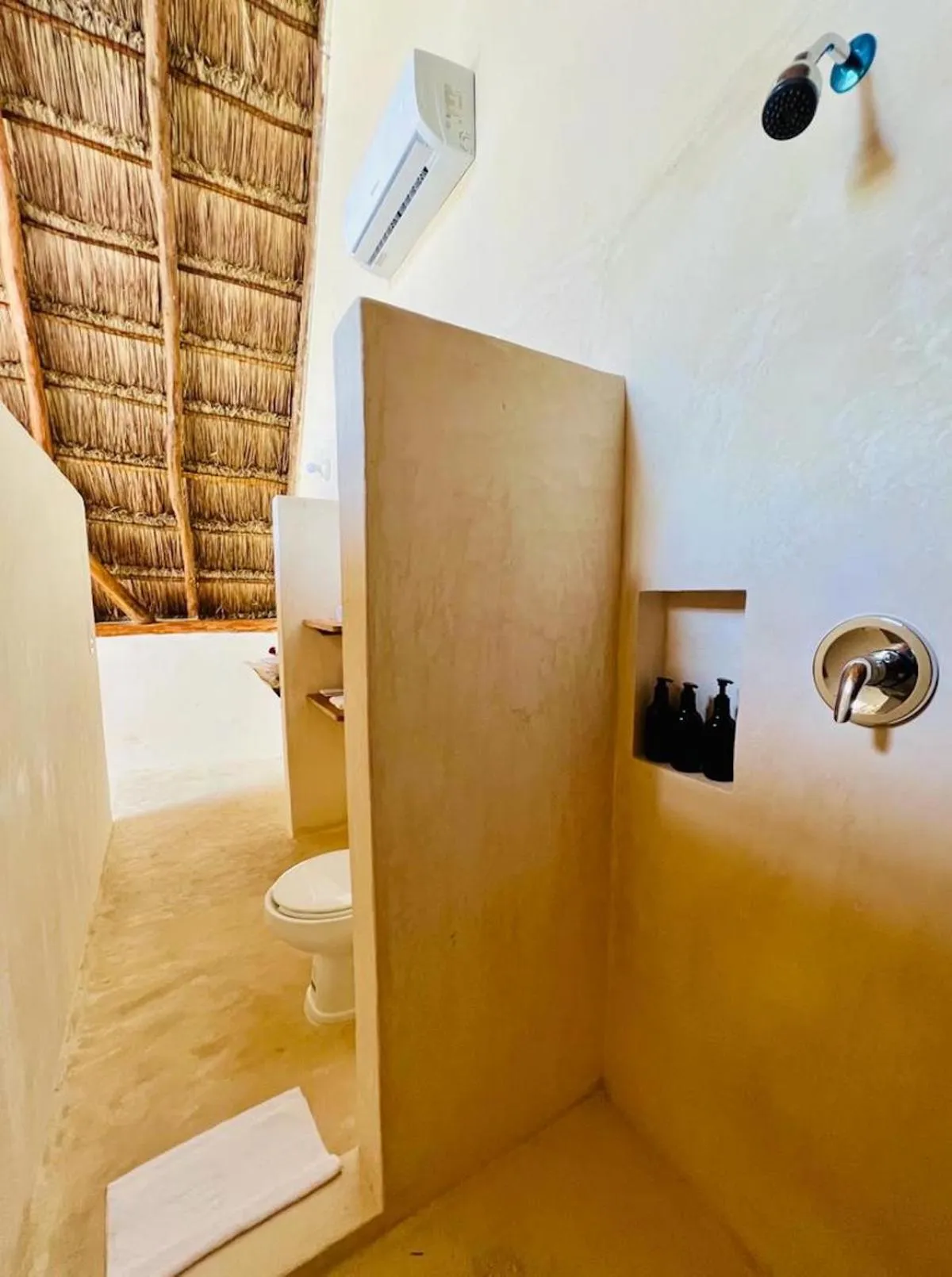 Bathroom in Lodge Tzunum Jade