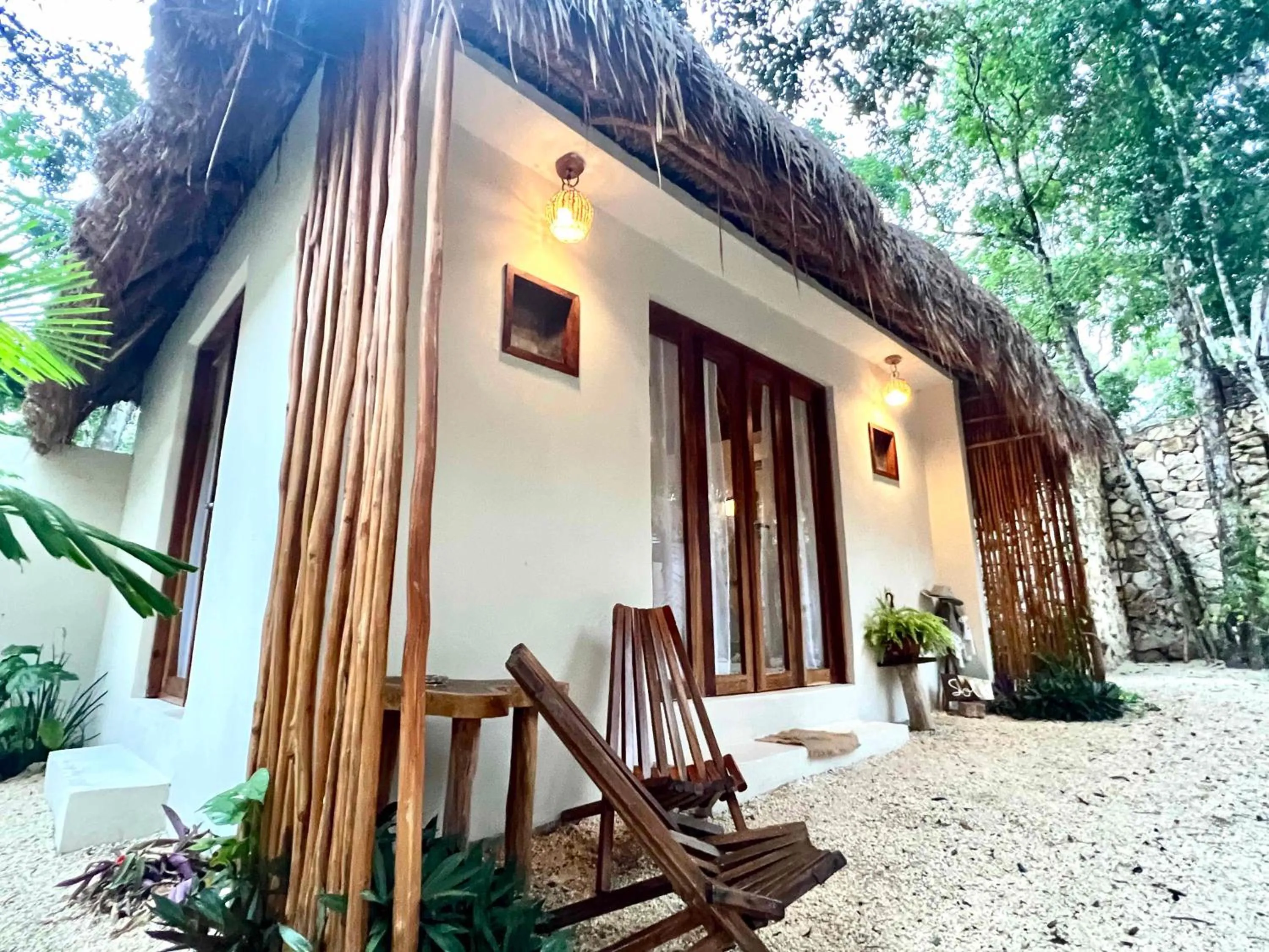 Photo of the whole room in Lodge Tzunum Jade