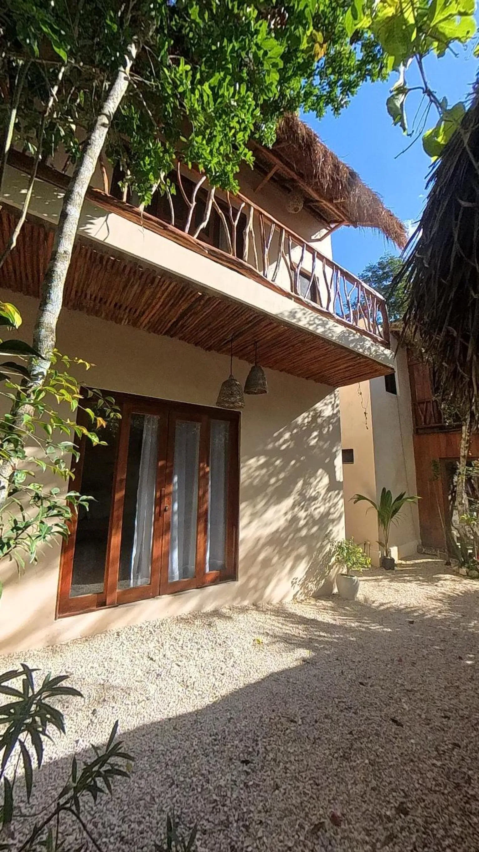 Garden view in Lodge Tzunum Jade