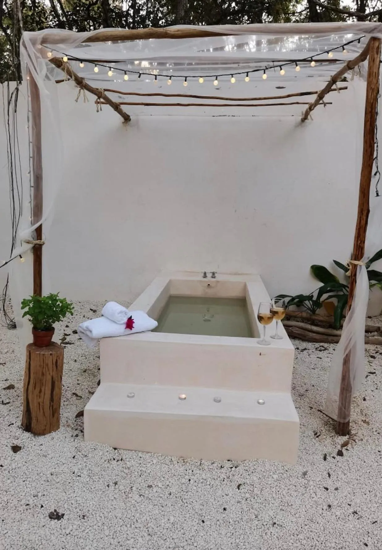 Hot Tub in Lodge Tzunum Jade