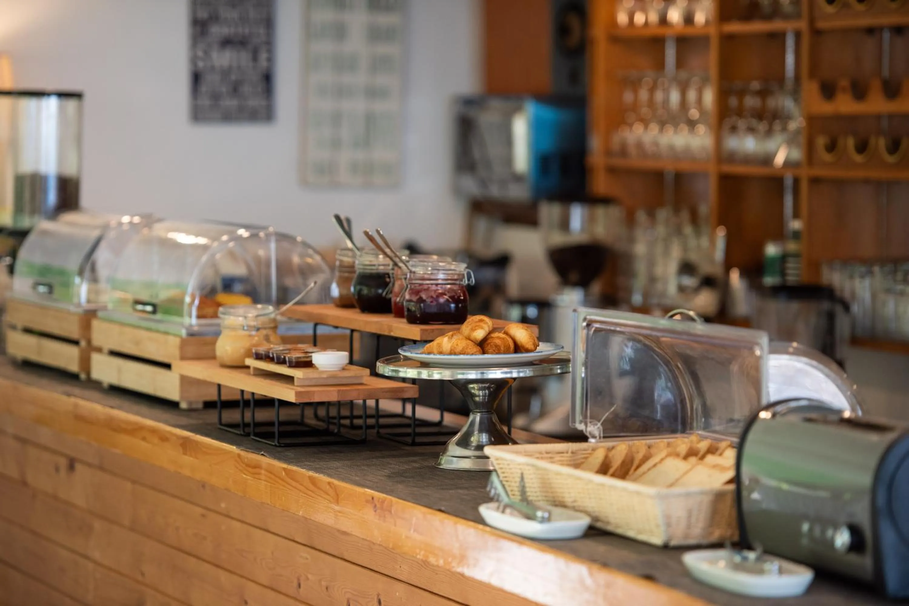 Restaurant/places to eat in Lido Hotel