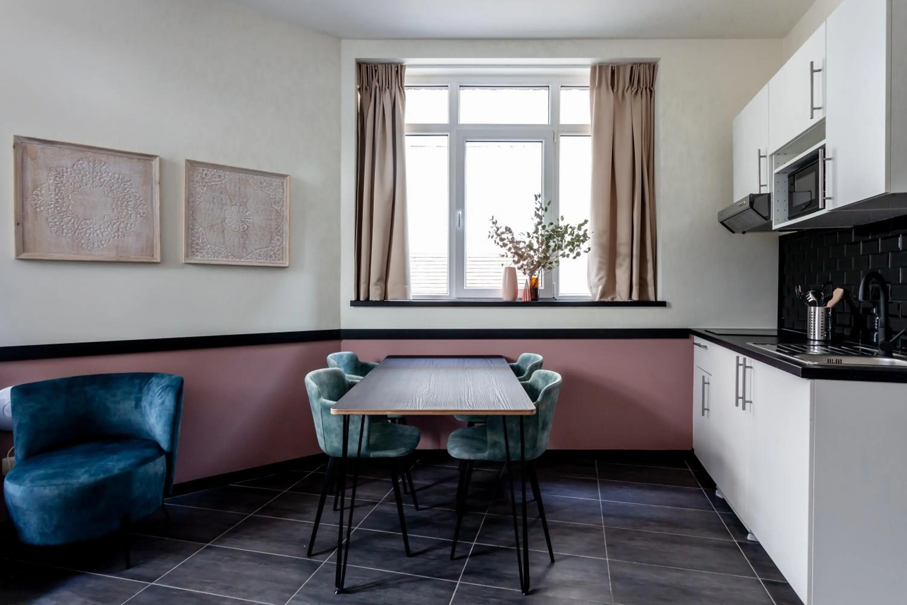 Kitchen or kitchenette in Hey - Aparthotel Brussels