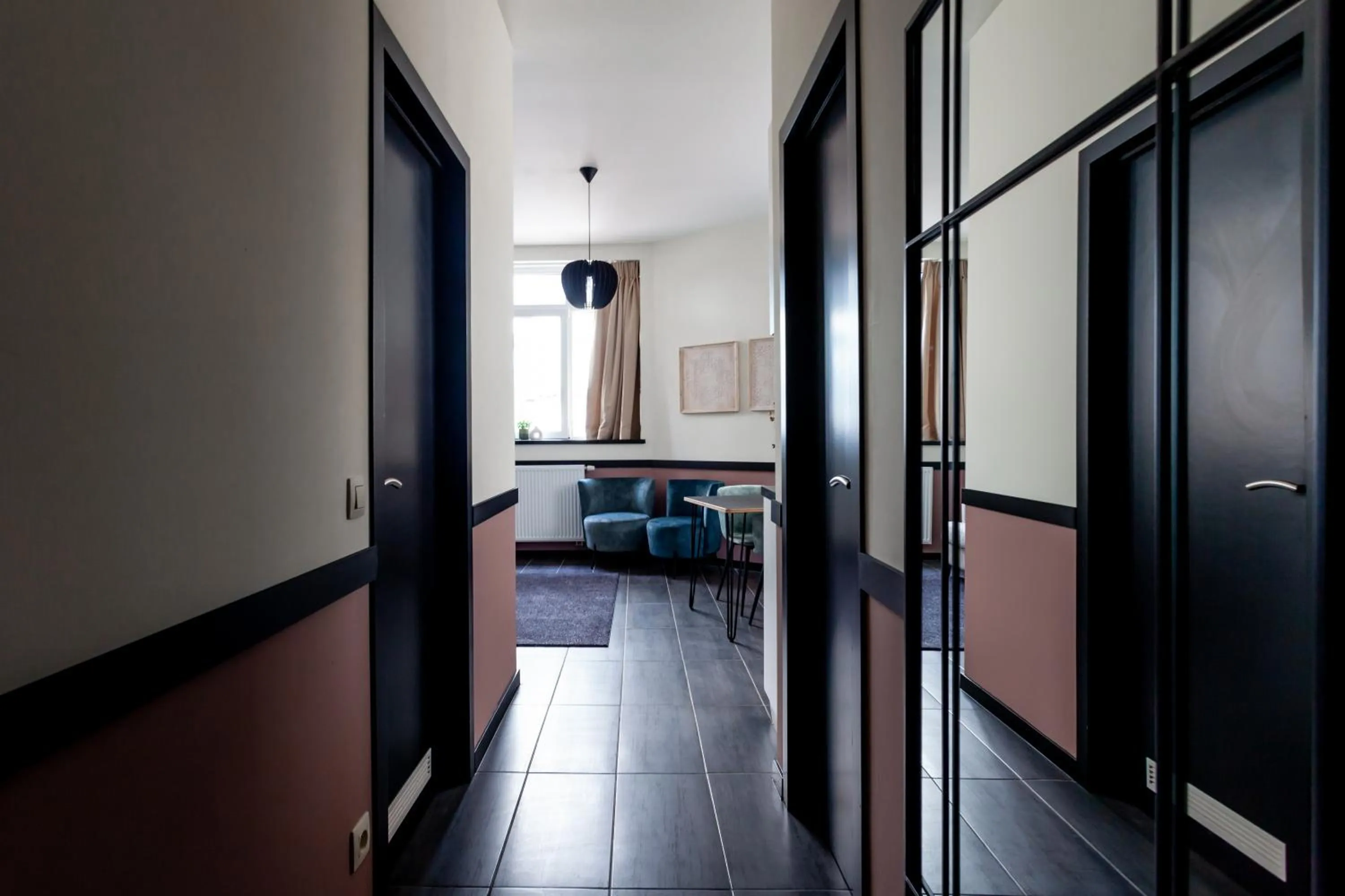 Living room, Bed in Hey - Aparthotel Brussels