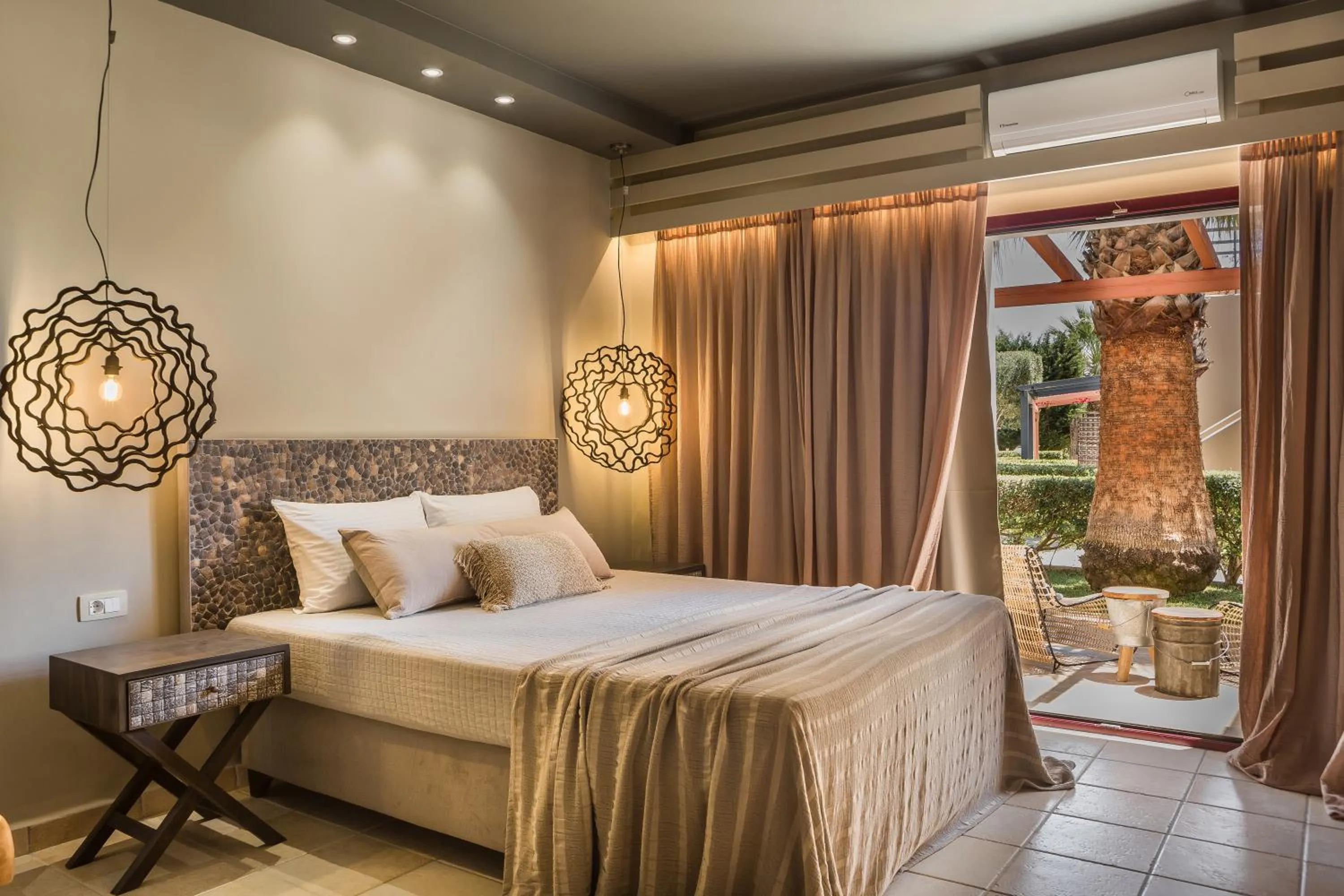 Bed in Avithos Resort Hotel