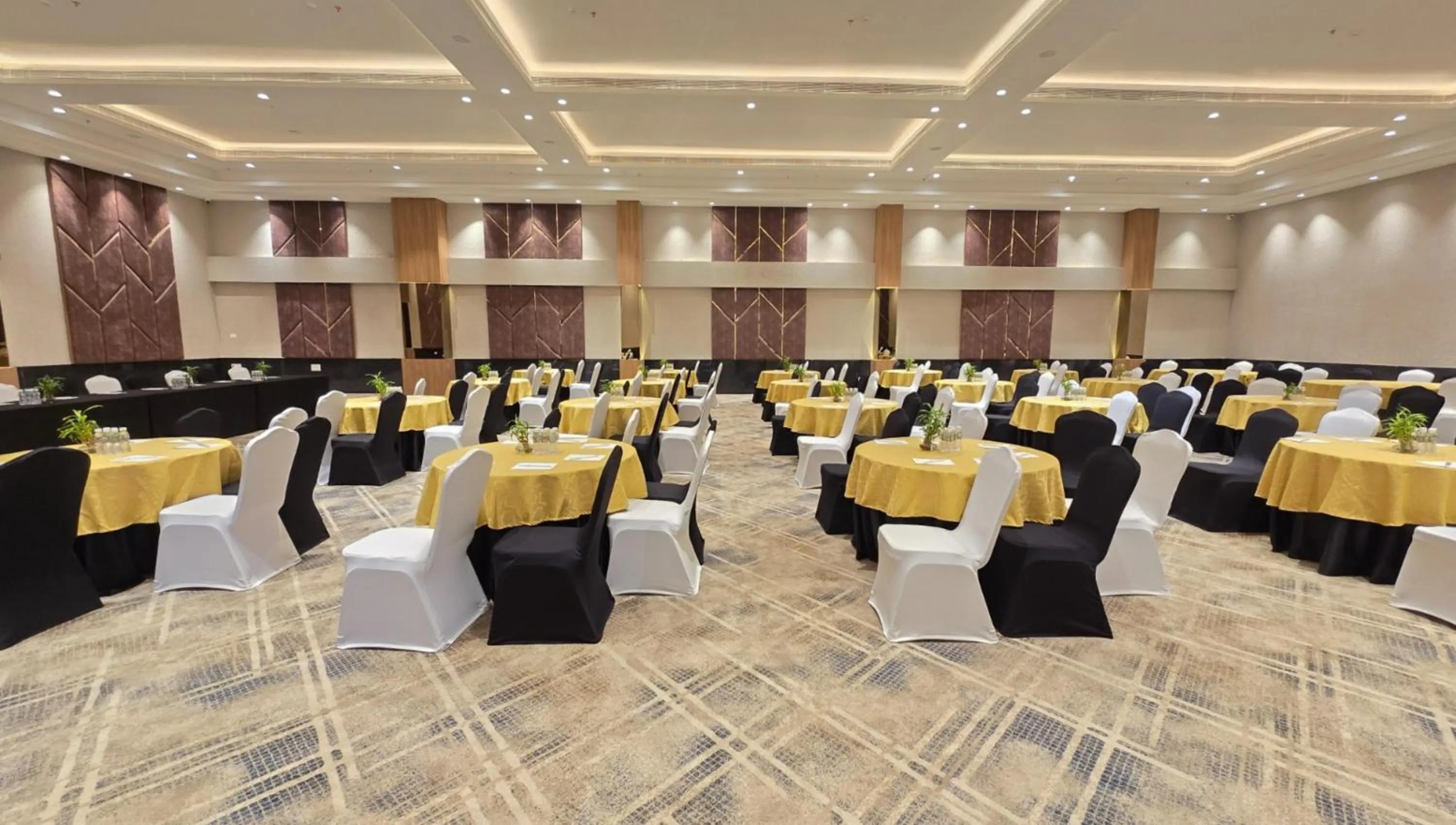 Banquet/Function facilities in D Square Statue of Unity Kevadia, a member of Radisson Individuals
