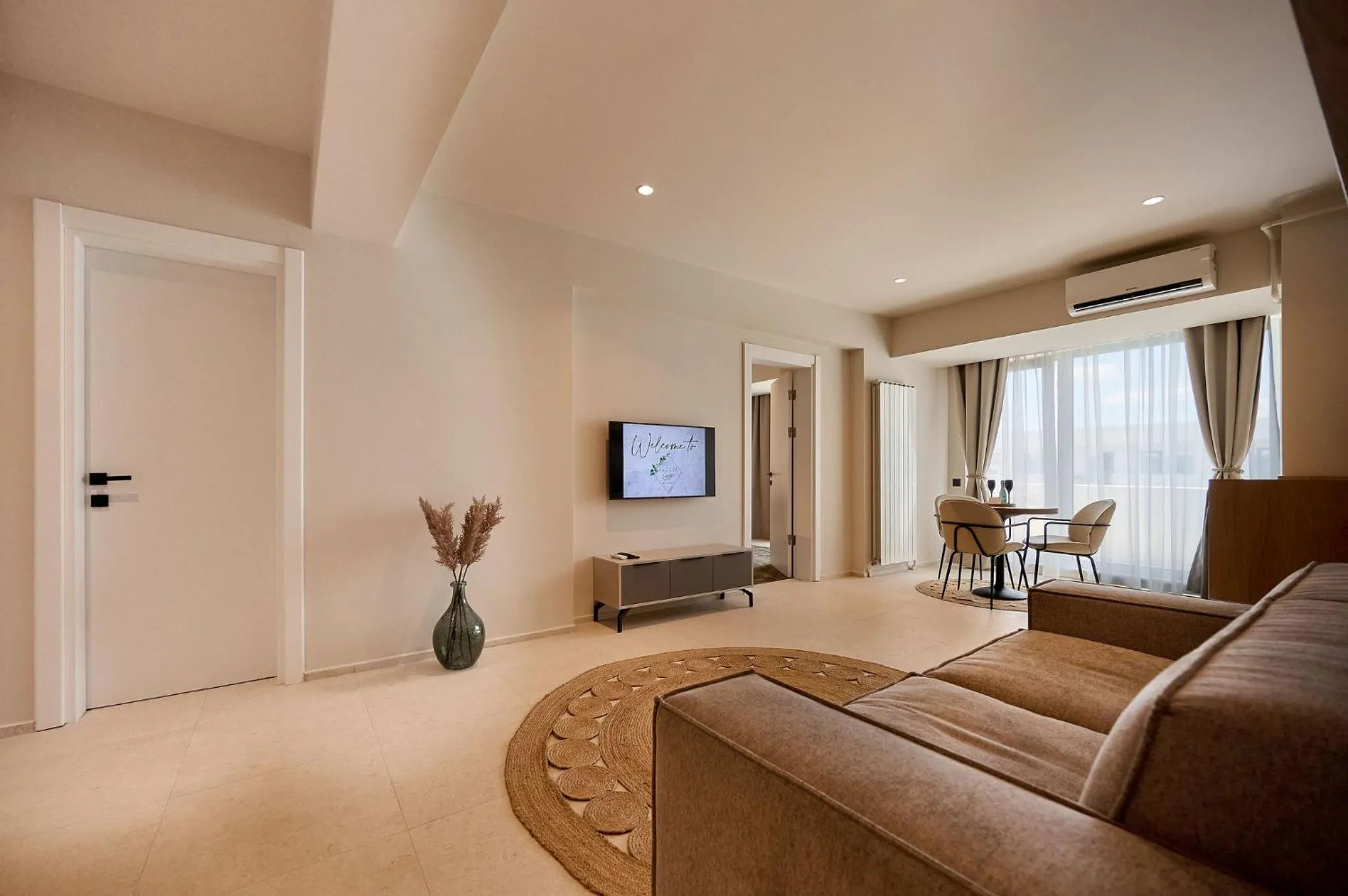 TV and multimedia in Alezzi Infinity Aparthotel & Spa