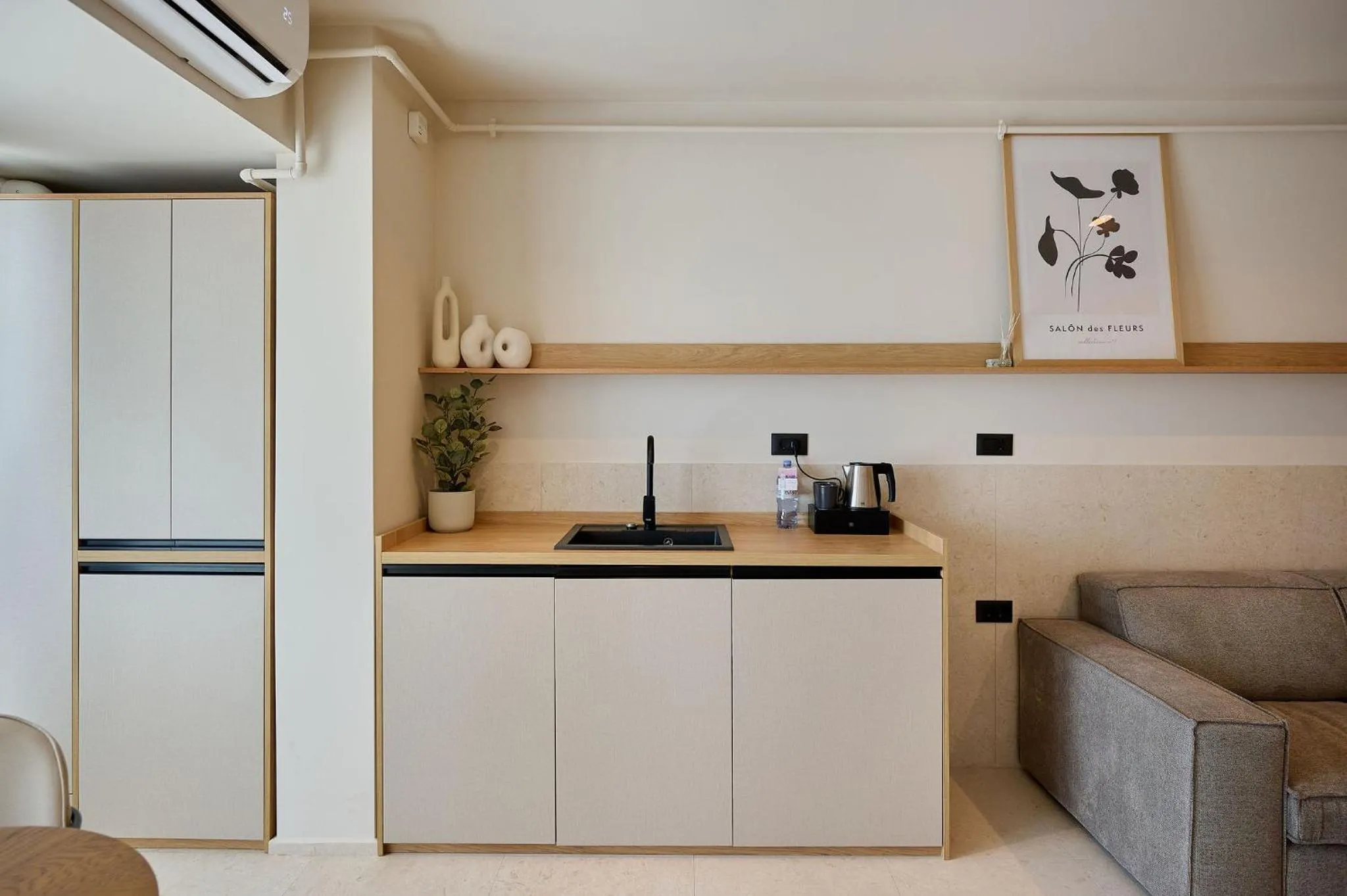 Coffee/tea facilities in Alezzi Infinity Aparthotel & Spa