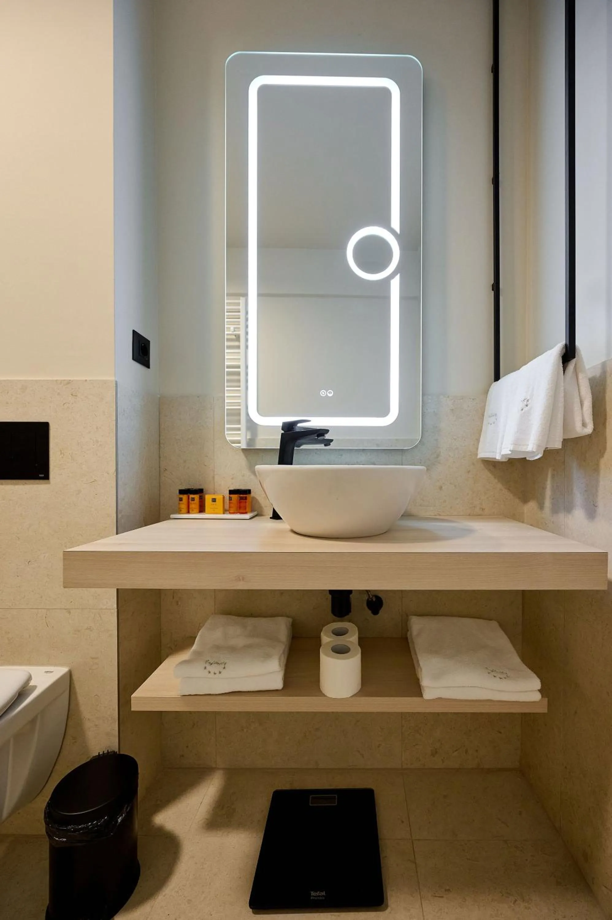 Bathroom in Alezzi Infinity Aparthotel & Spa