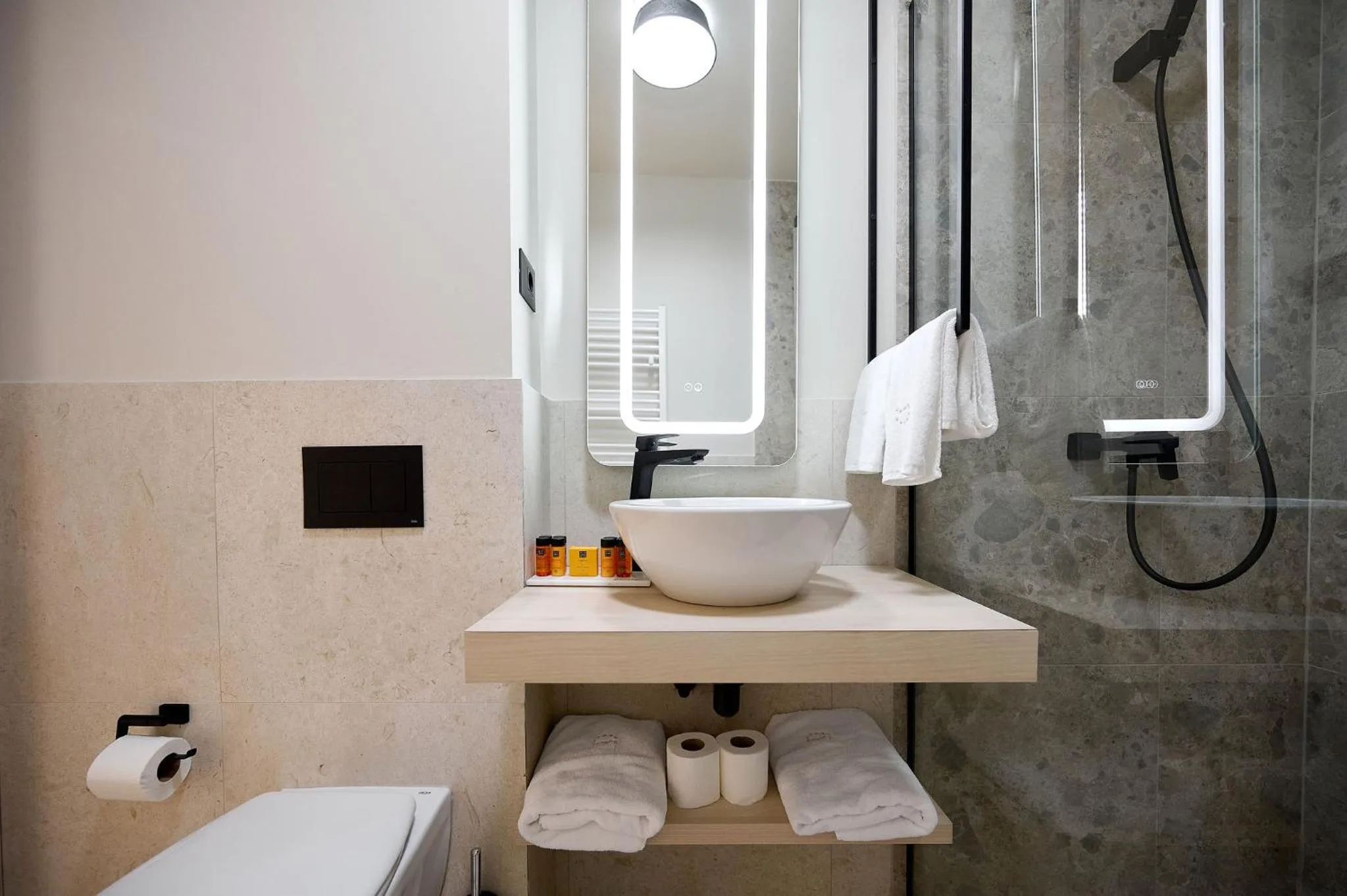 Shower in Alezzi Infinity Aparthotel & Spa