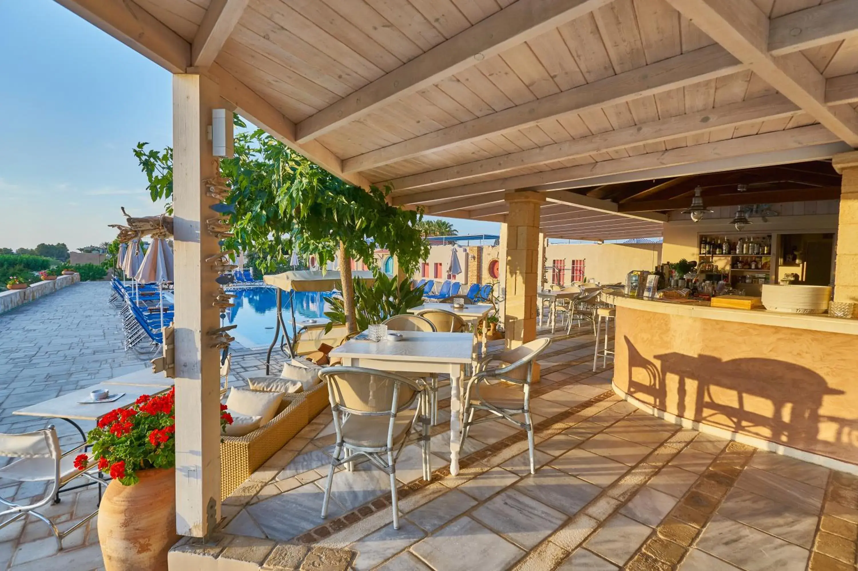 Restaurant/places to eat in Golden Bay Hotel Apartments Restaurant/places to eat in Golden Bay Hotel Apartments