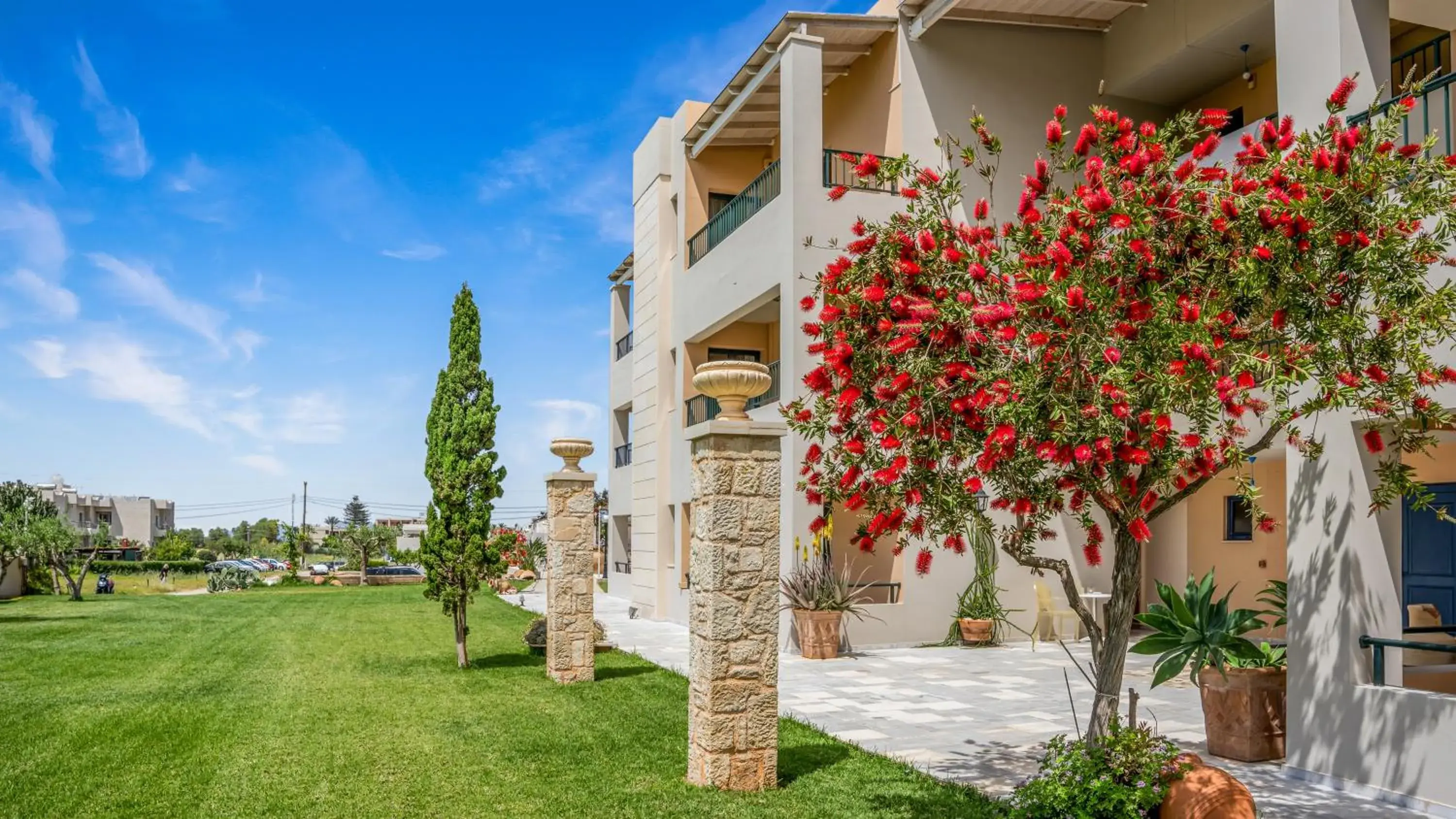 Property building in Golden Bay Hotel Apartments Property building in Golden Bay Hotel Apartments