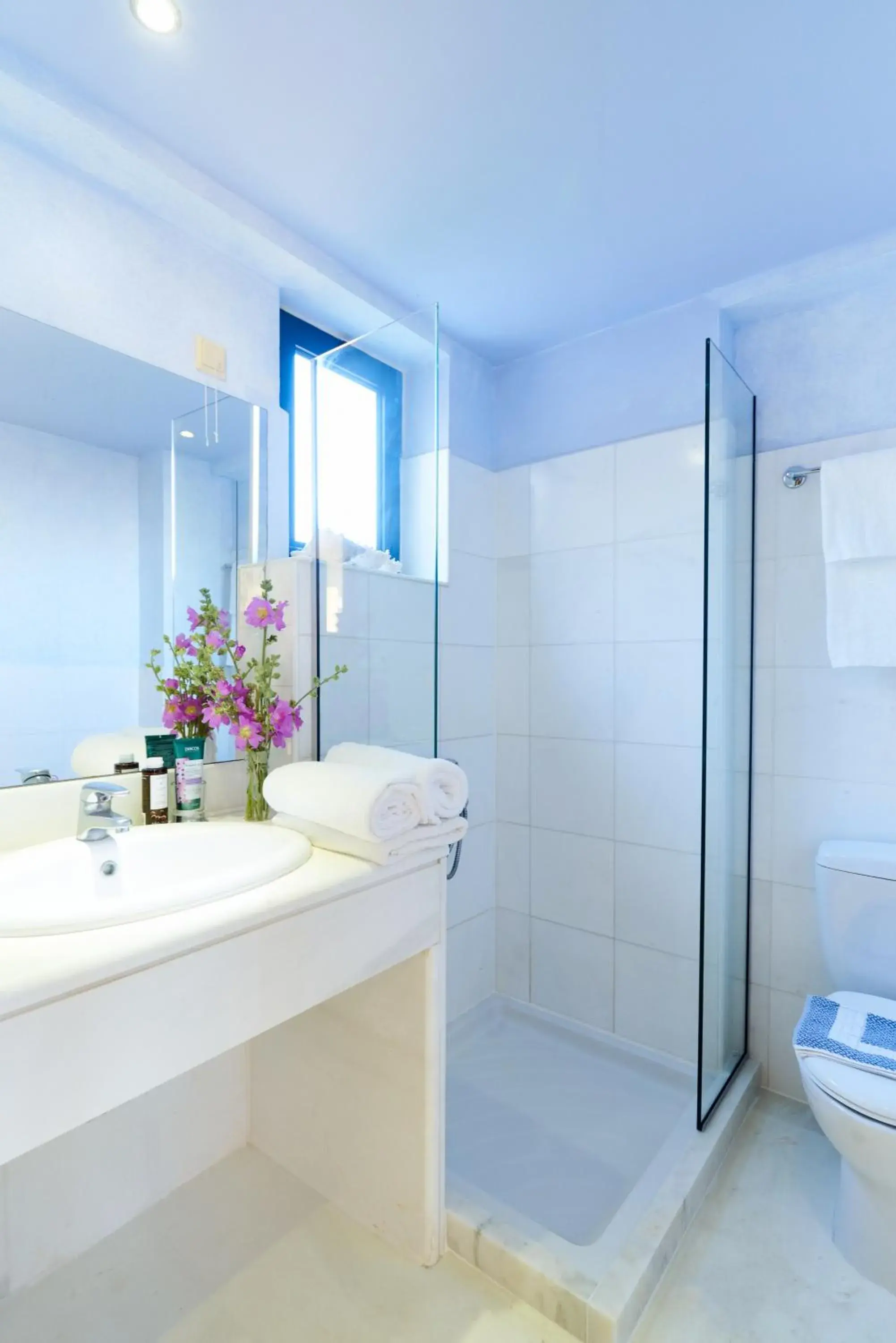 Junior Suite in Golden Bay Hotel Apartments Junior Suite in Golden Bay Hotel Apartments