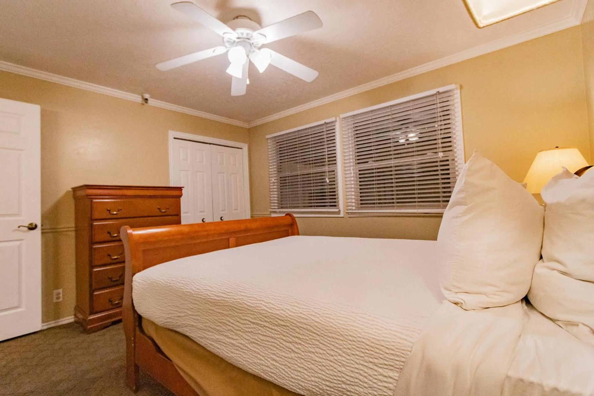 Bed in Multi Resorts at Lift Lodge