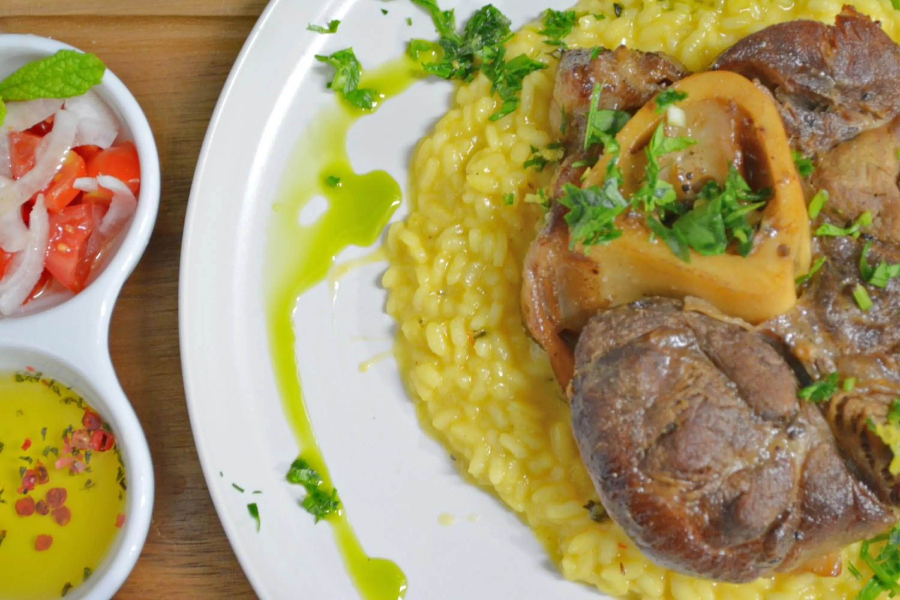 Restaurant/places to eat in Angela Suites Boutique Hotel