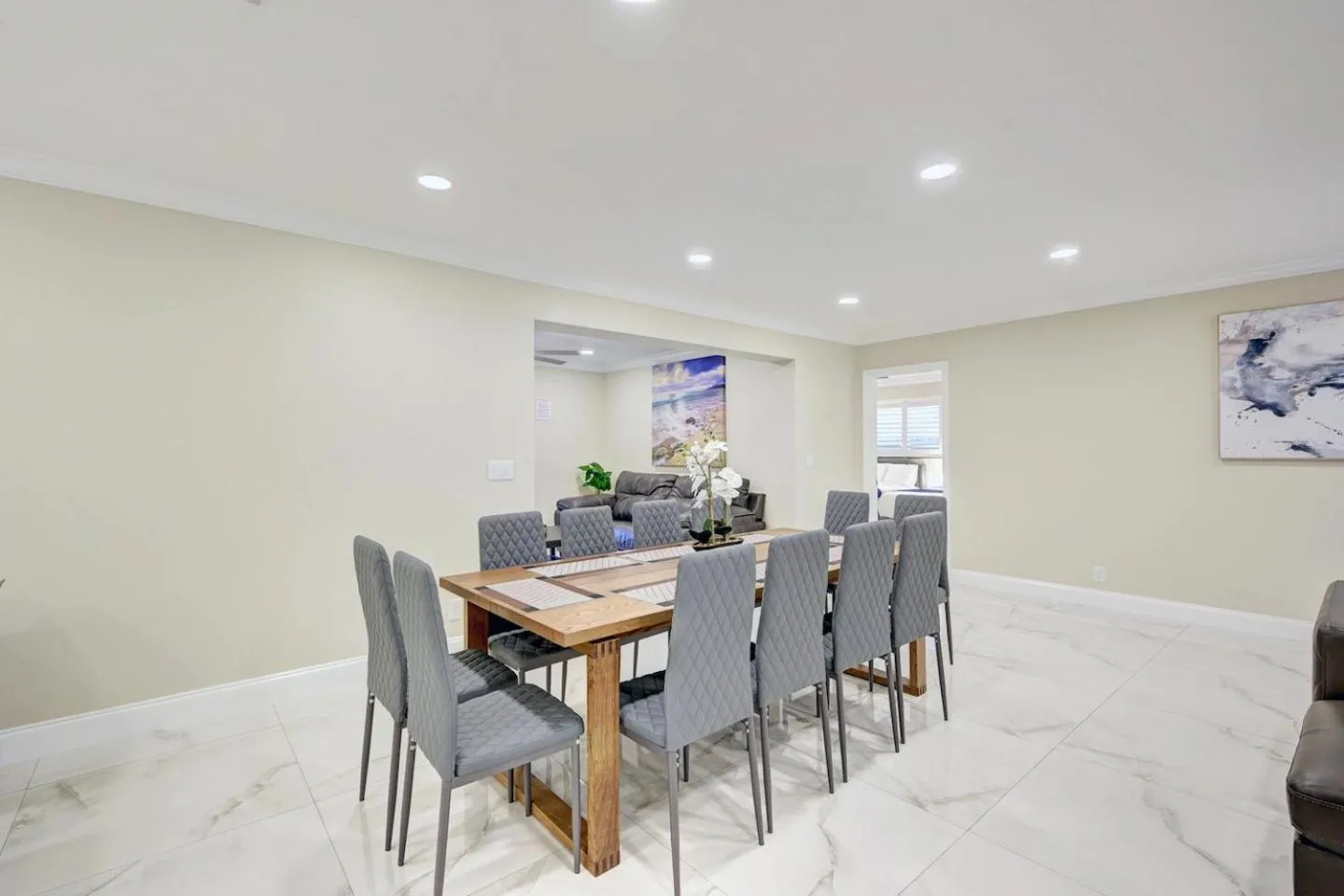 Seating area in Deluxe 5BR & 3BA Villa in Hollywood Lakes near Beach