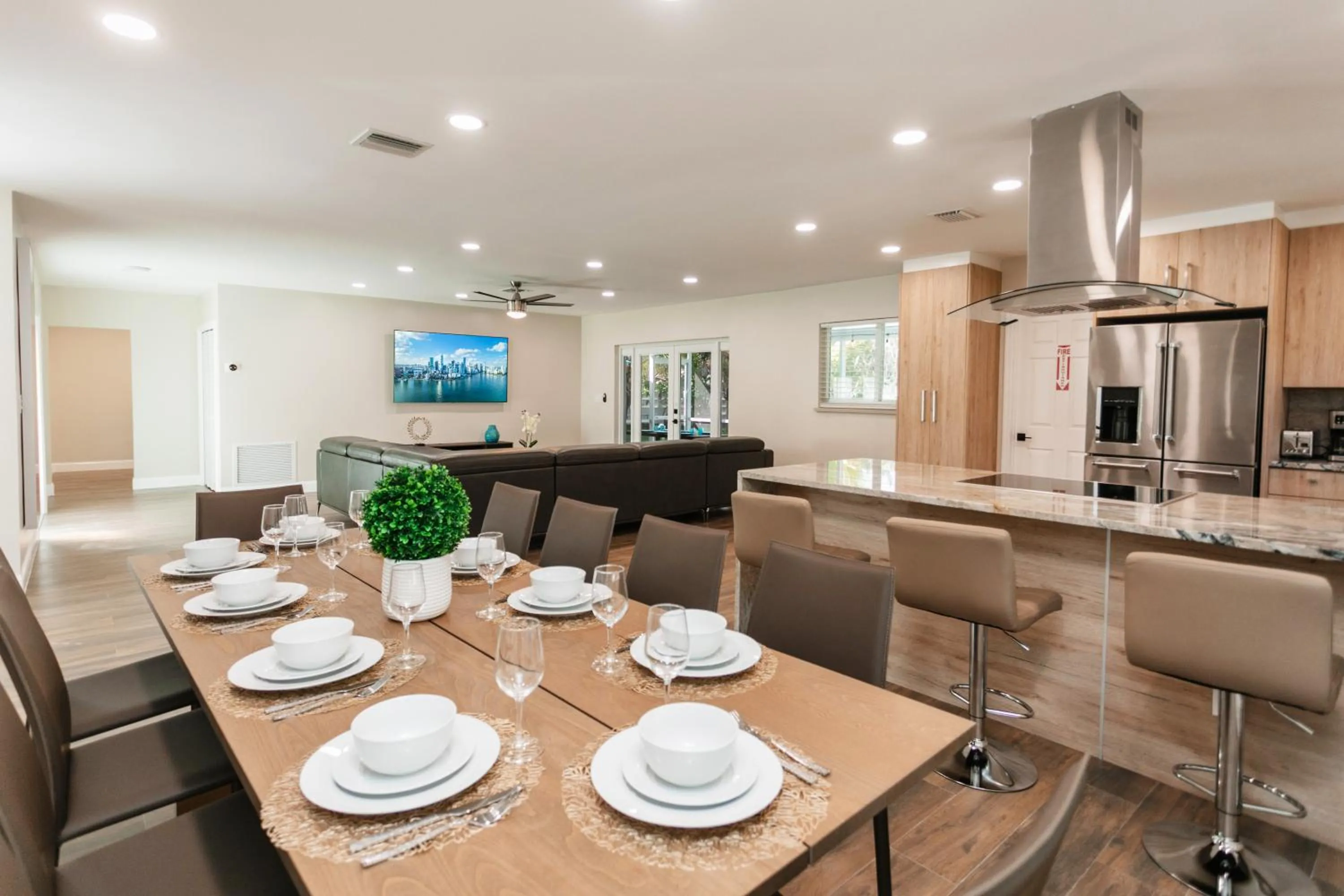 Luxury 5BR Villa Heated Pool near Beach & Casino