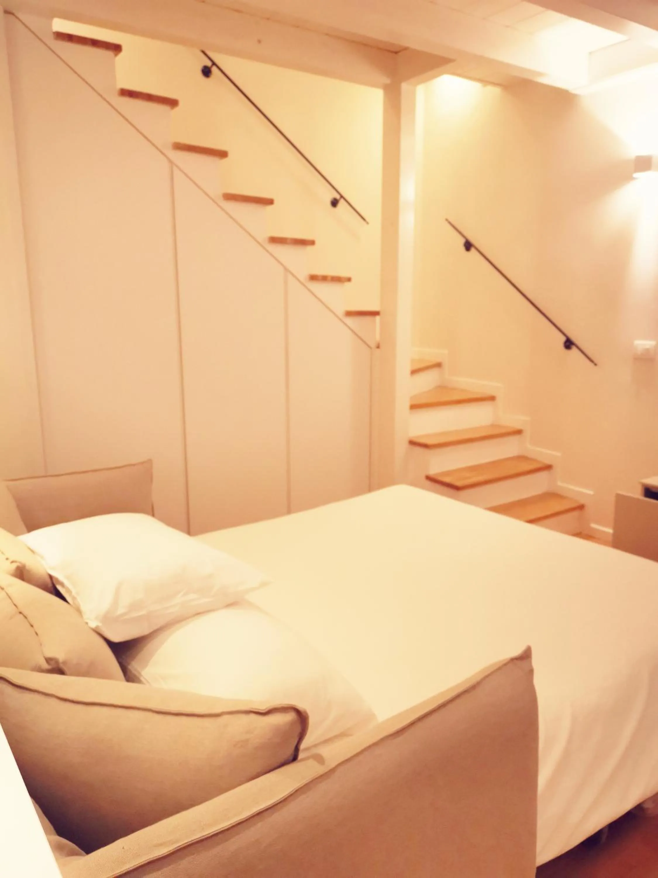 Gombruti14 Boutique Home