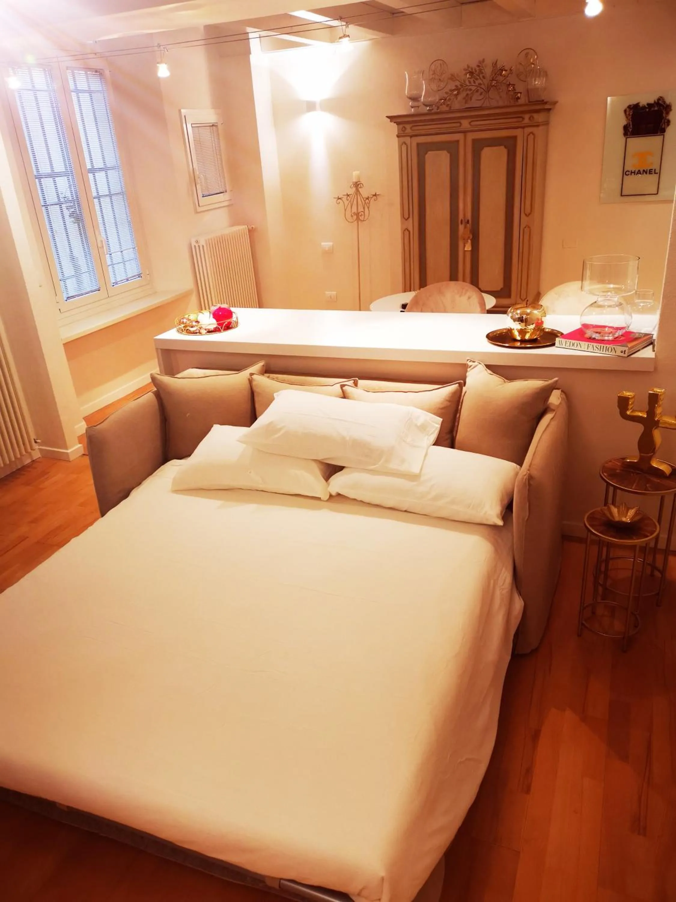 Gombruti14 Boutique Home