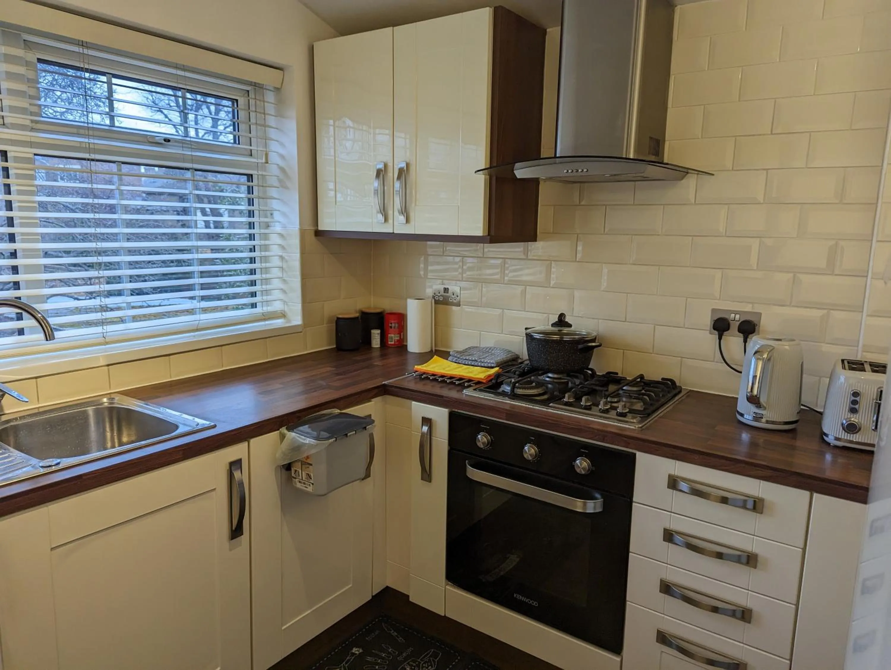 Kitchen or kitchenette in Fully-equipped flat in the city of London